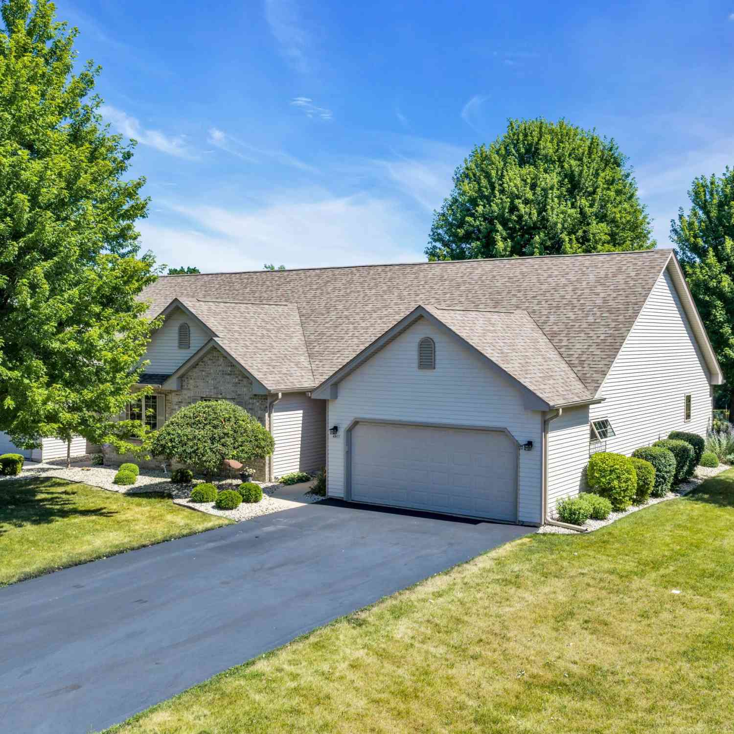 Condo For Sale - 4807 Kingdom<br/> Caledonia, WI 53402