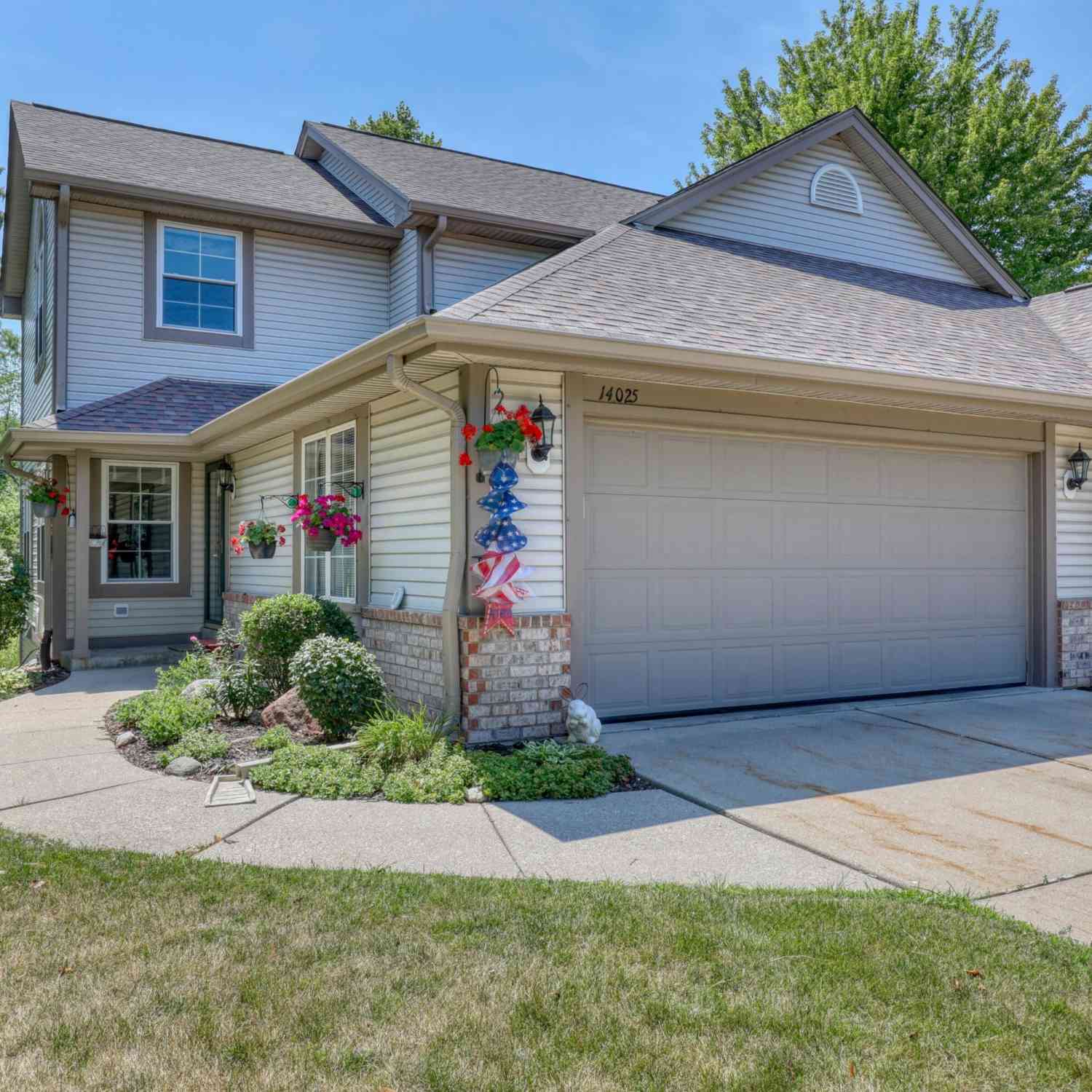 Condo For Sale - 14025 W Lenox<br/> New Berlin, WI 53151