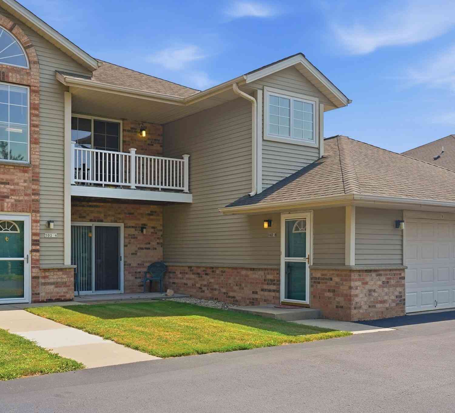 Condo For Sale - 702 Shepherds #8<br/> West Bend, WI 53090