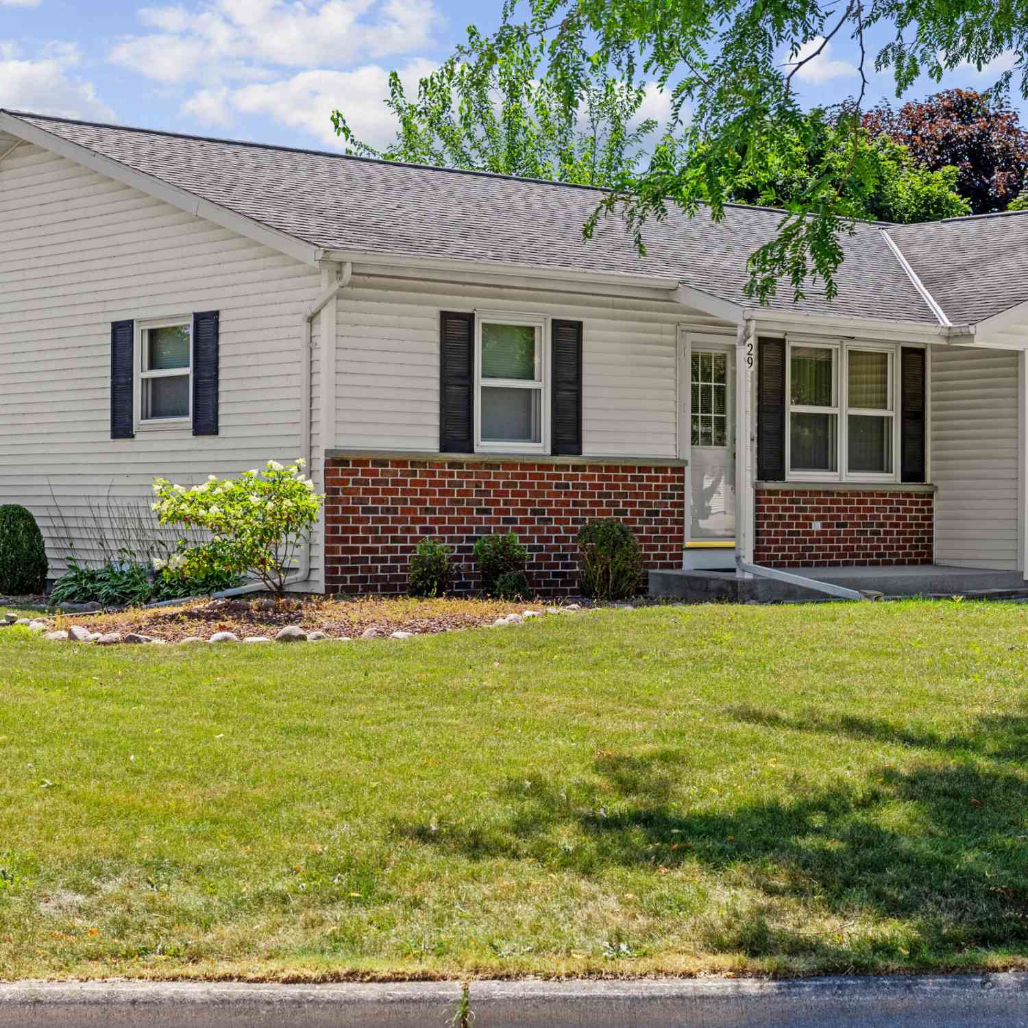 Condo For Sale - 29 Beth<br/> Plymouth, WI 53073