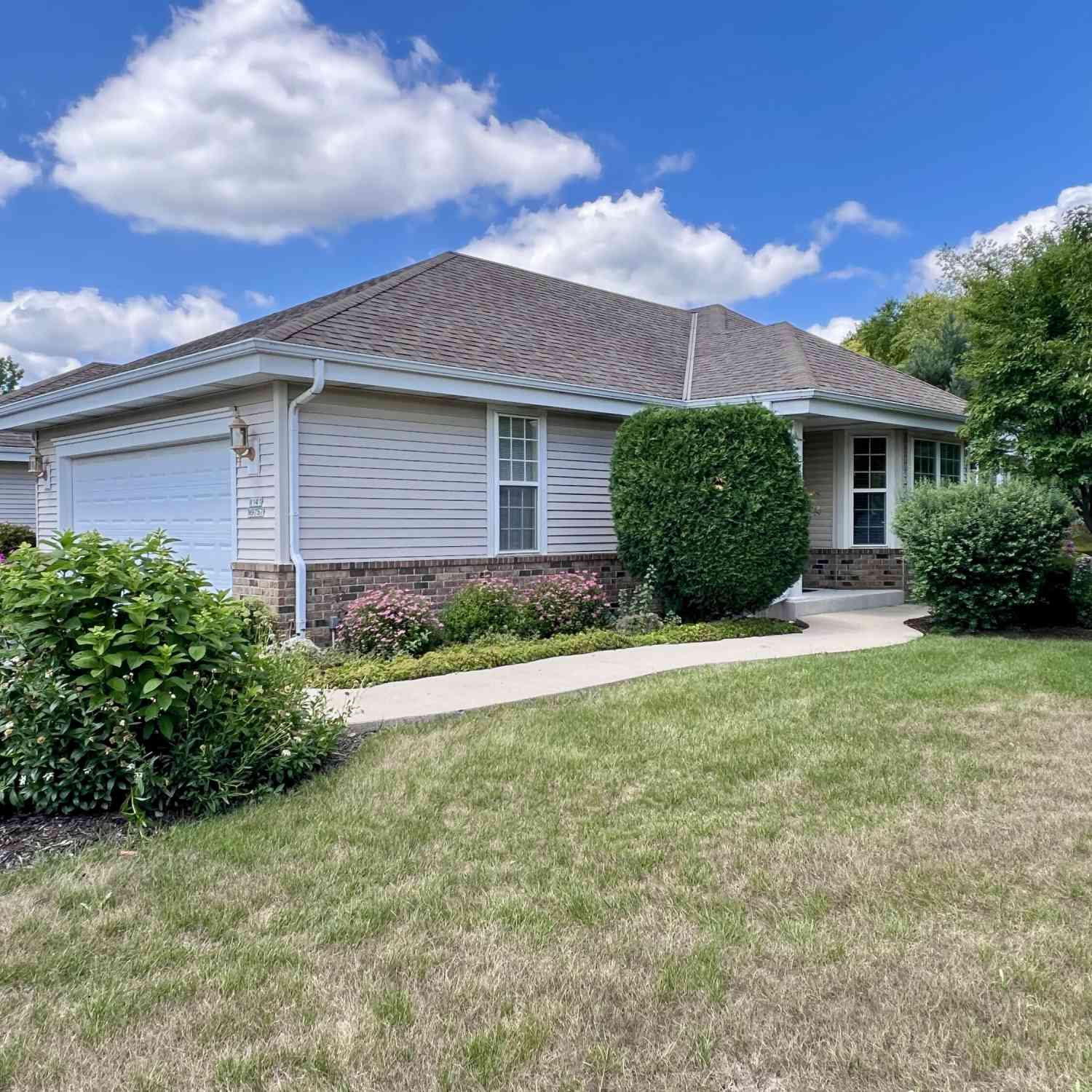 Condo For Sale - W141N9757 Knollcrest<br/> Washington County, Germantown, WI 53022