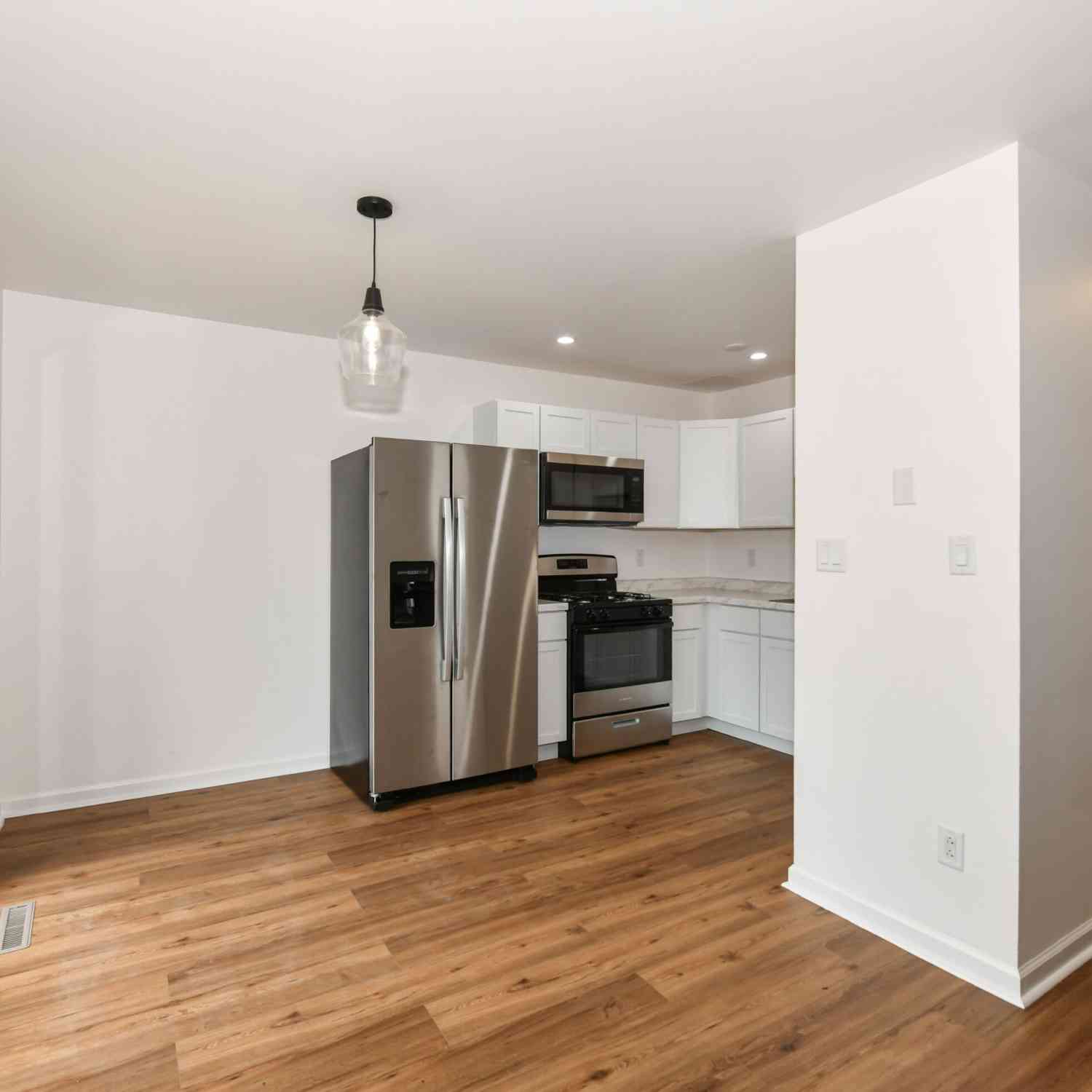 Condo For Sale - 1631 W Edgerton #L<br/> Milwaukee, WI 53221
