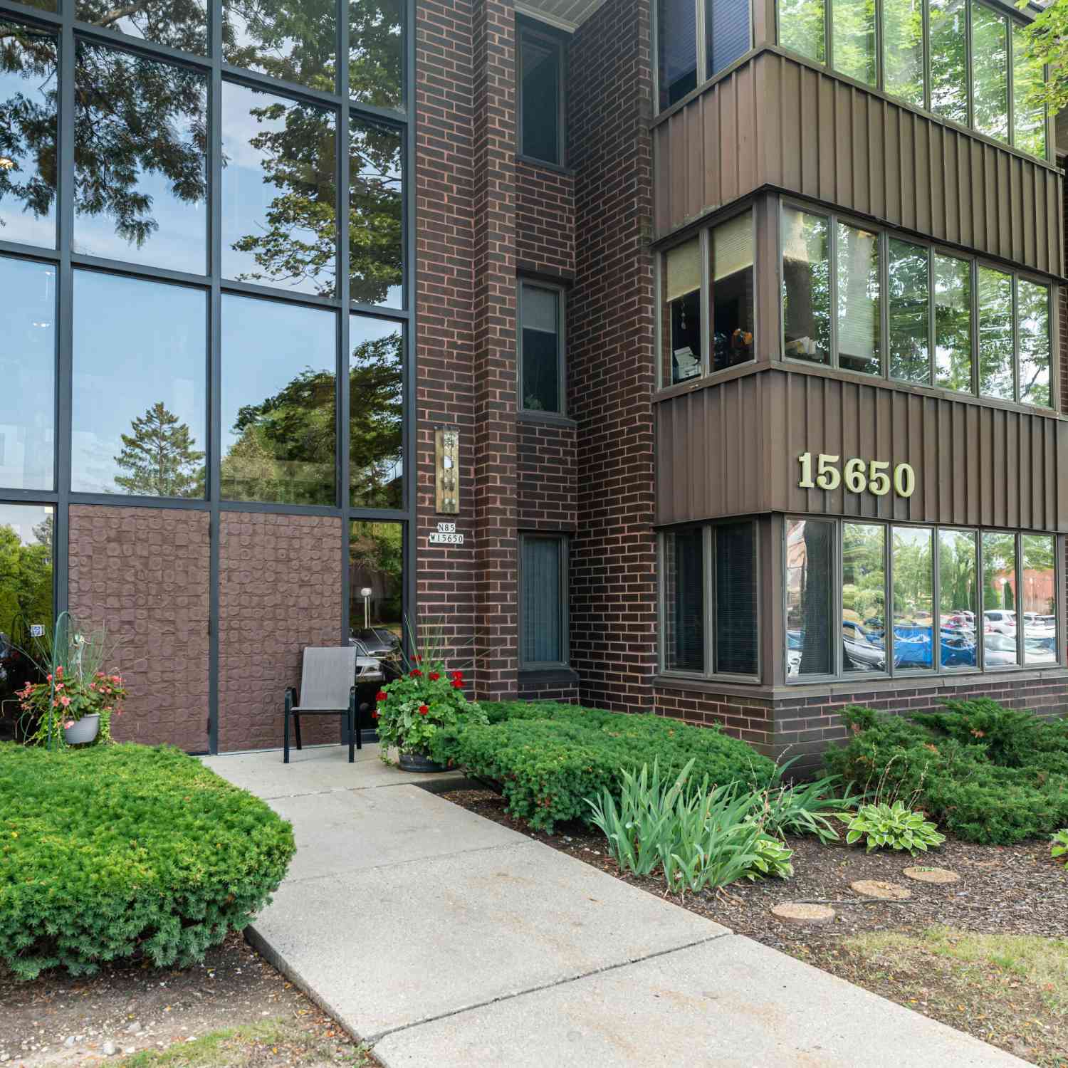 Condo For Sale - N85W15650 Ridge #302<br/> Waukesha County, Menomonee Falls, WI 53051