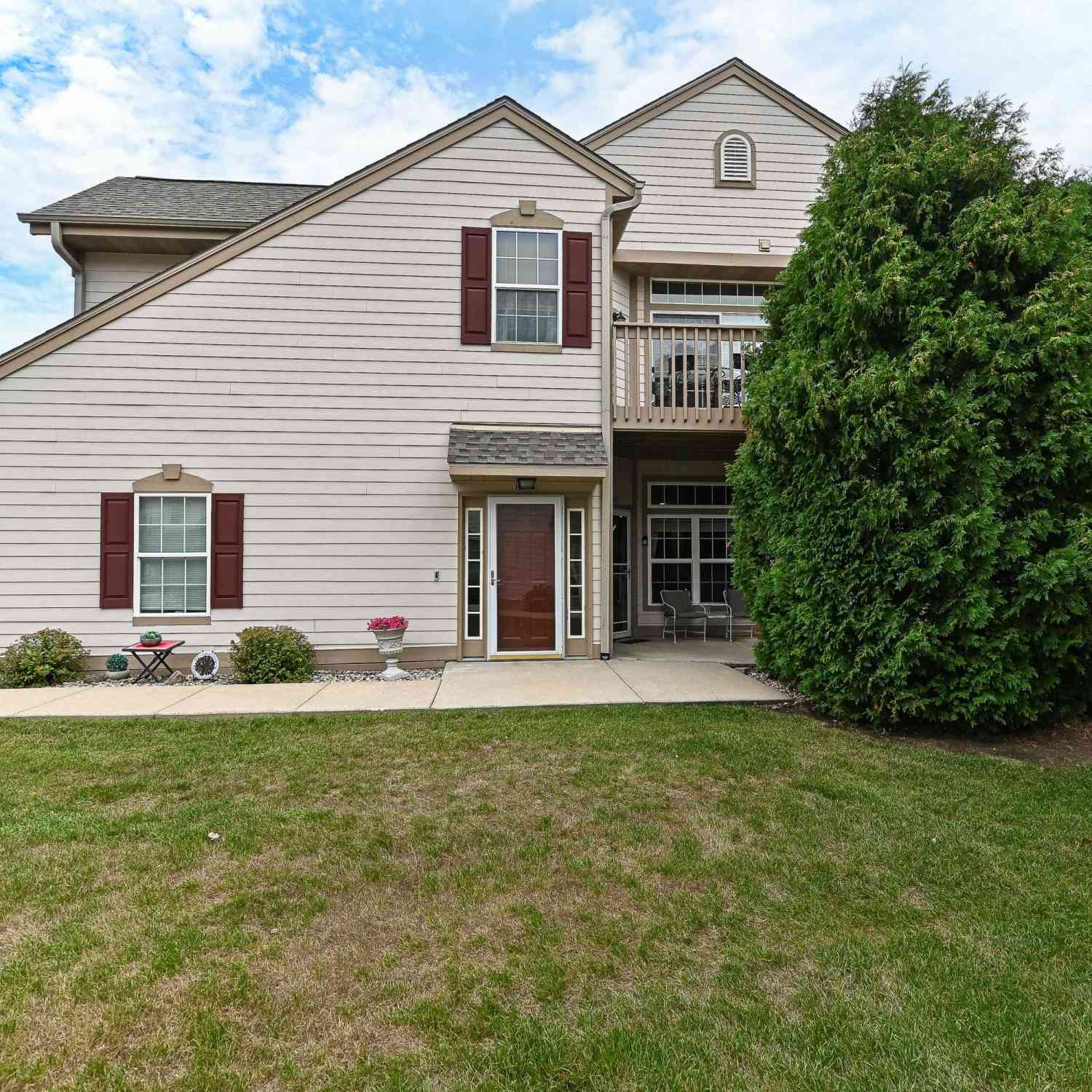 Condo For Sale - 8634 S Roxbury<br/> Oak Creek, WI 53154