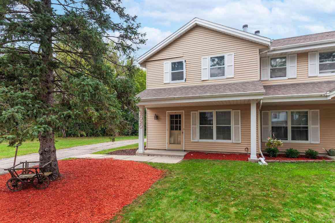 Condo For Sale - 2020 Woodburn #A<br/> Waukesha County, Waukesha, WI 53188