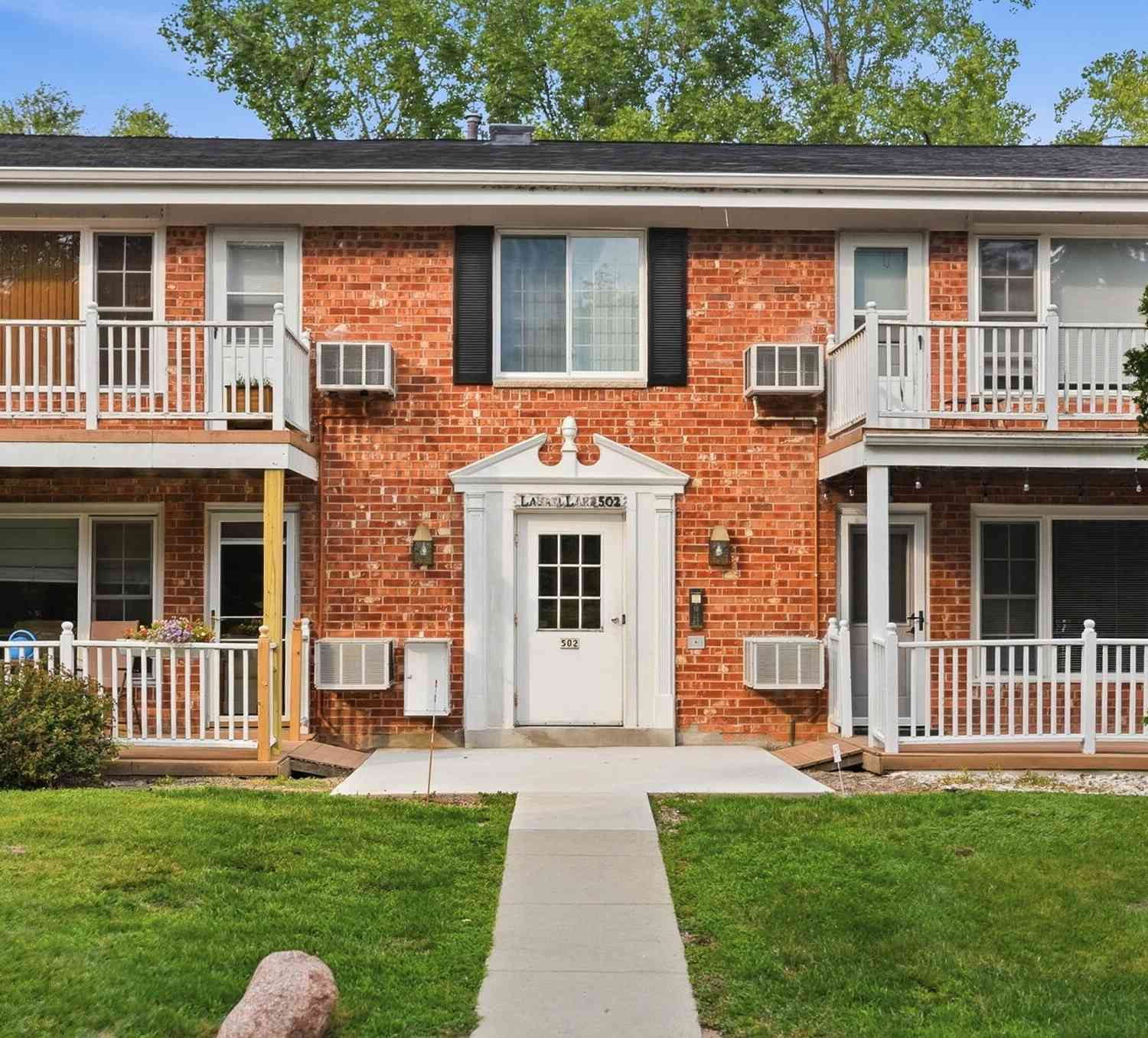 Condo For Sale - 502 Laurel Lake #2<br/> Thiensville, WI 53092