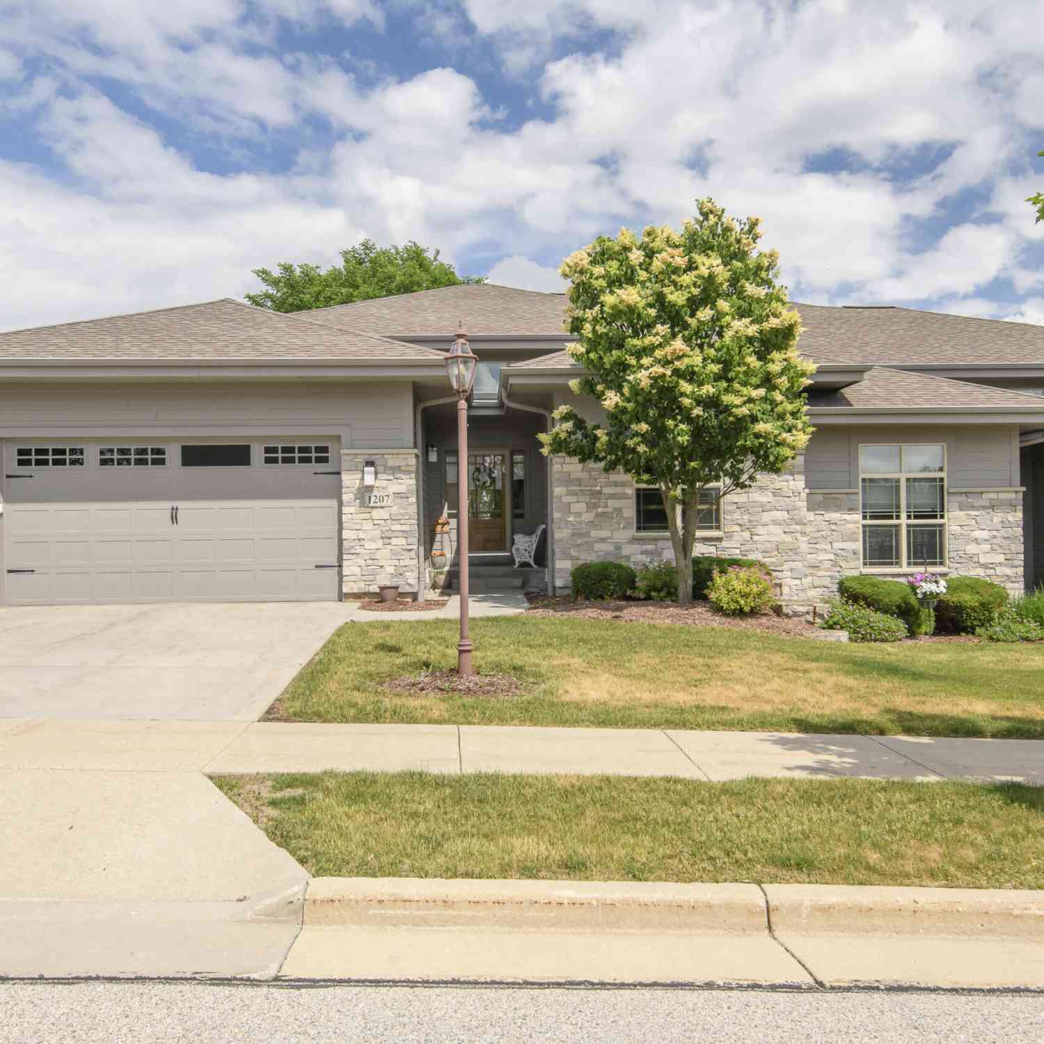 Condo For Sale - 1207 Woodland Hills<br/> Waukesha County, Waukesha, WI 53188