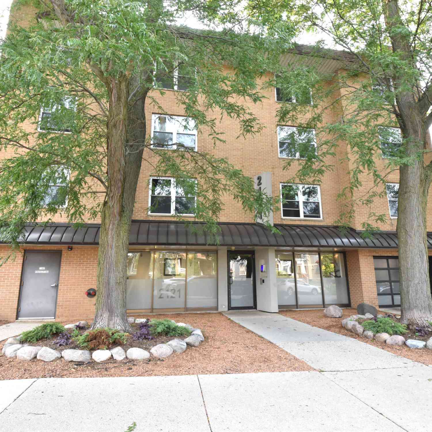 Condo For Sale - 2121 N Cambridge #212<br/> Milwaukee County, Milwaukee, WI 53202