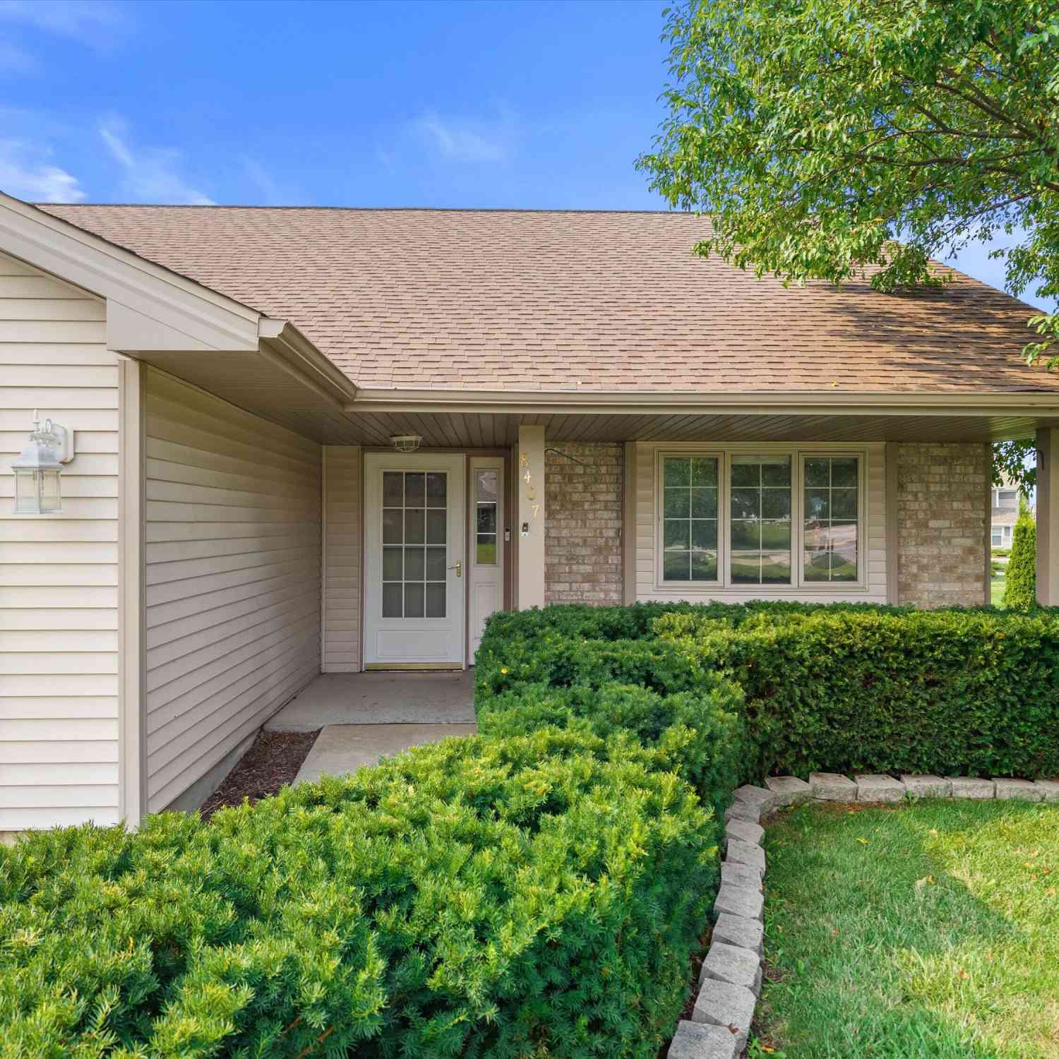 Condo For Sale - 8407 S Cortland<br/> Oak Creek, WI 53154