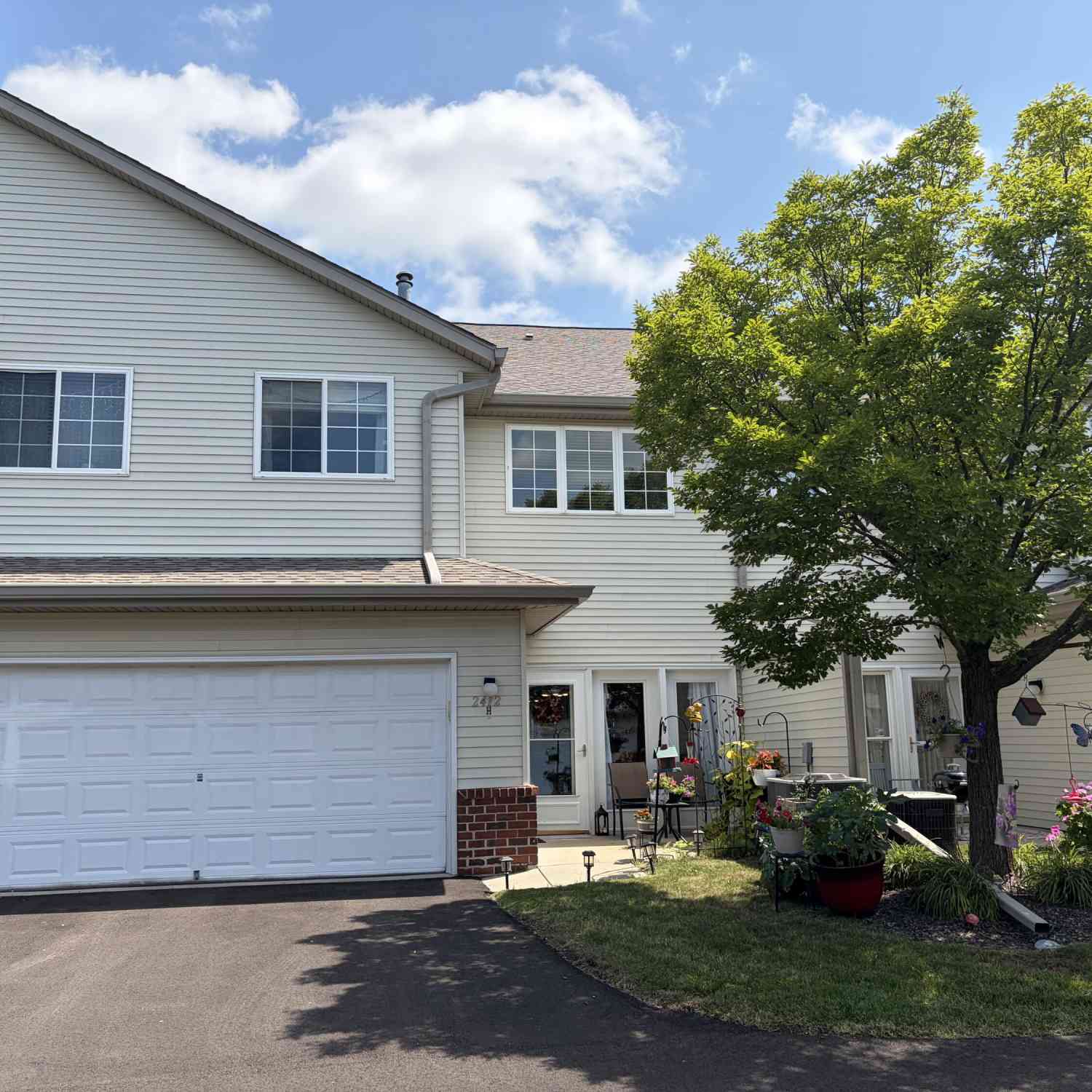 Condo For Sale - 2412 Fox River #H<br/> Waukesha County, Waukesha, WI 53189