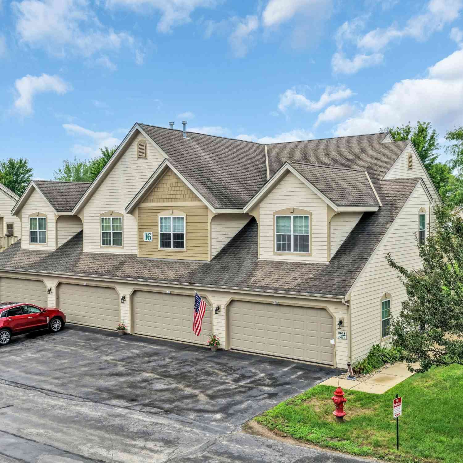 Condo For Sale - 8615 S Stratford #102-16<br/> Oak Creek, WI 53154