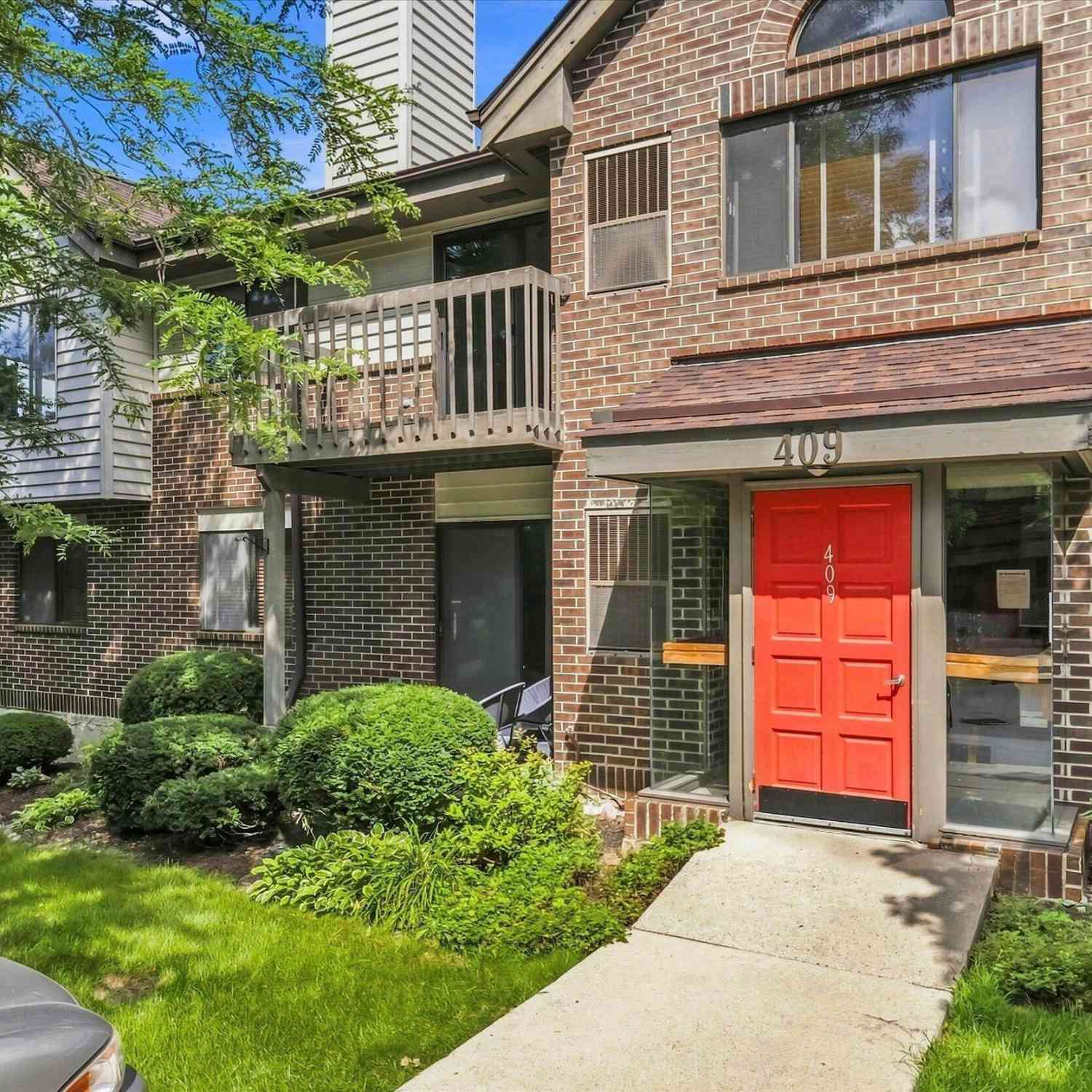 Condo For Sale - 409 N Main #E<br/> Thiensville, WI 53092