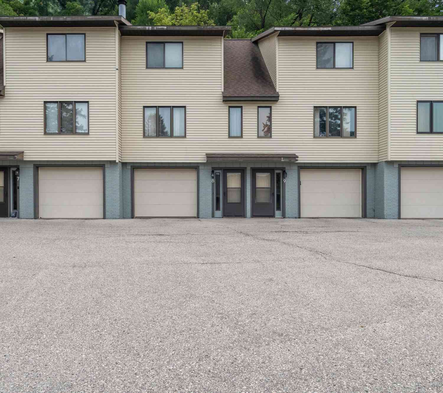 Condo For Sale - 5241 33rd #8<br/> La Crosse County, La Crosse, WI 54601