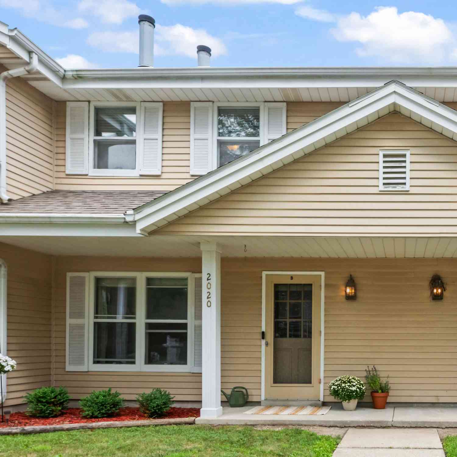 Condo For Sale - 2020 Woodburn #B<br/> Waukesha County, Waukesha, WI 53188