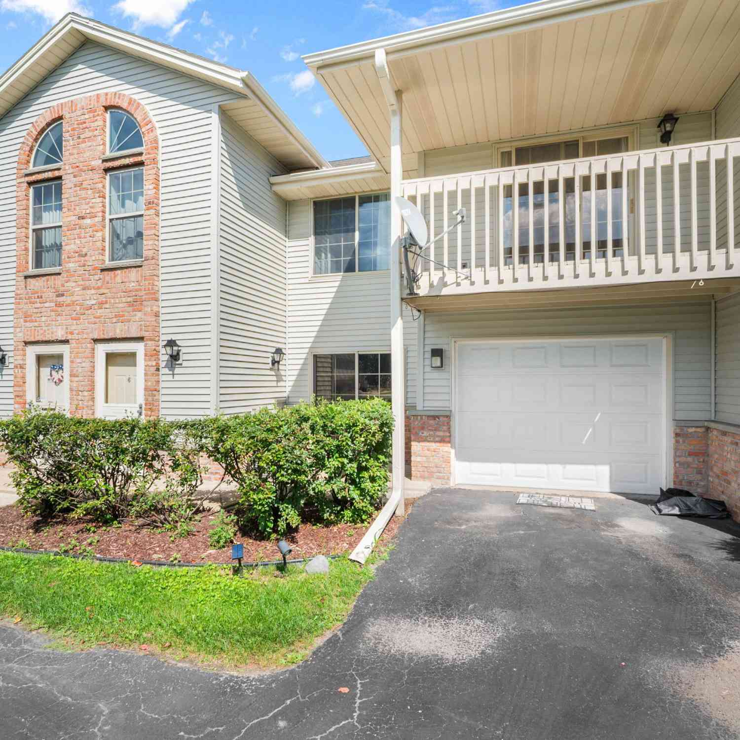 Condo For Sale - 3651 E Barbara #6<br/> Oak Creek, WI 53154