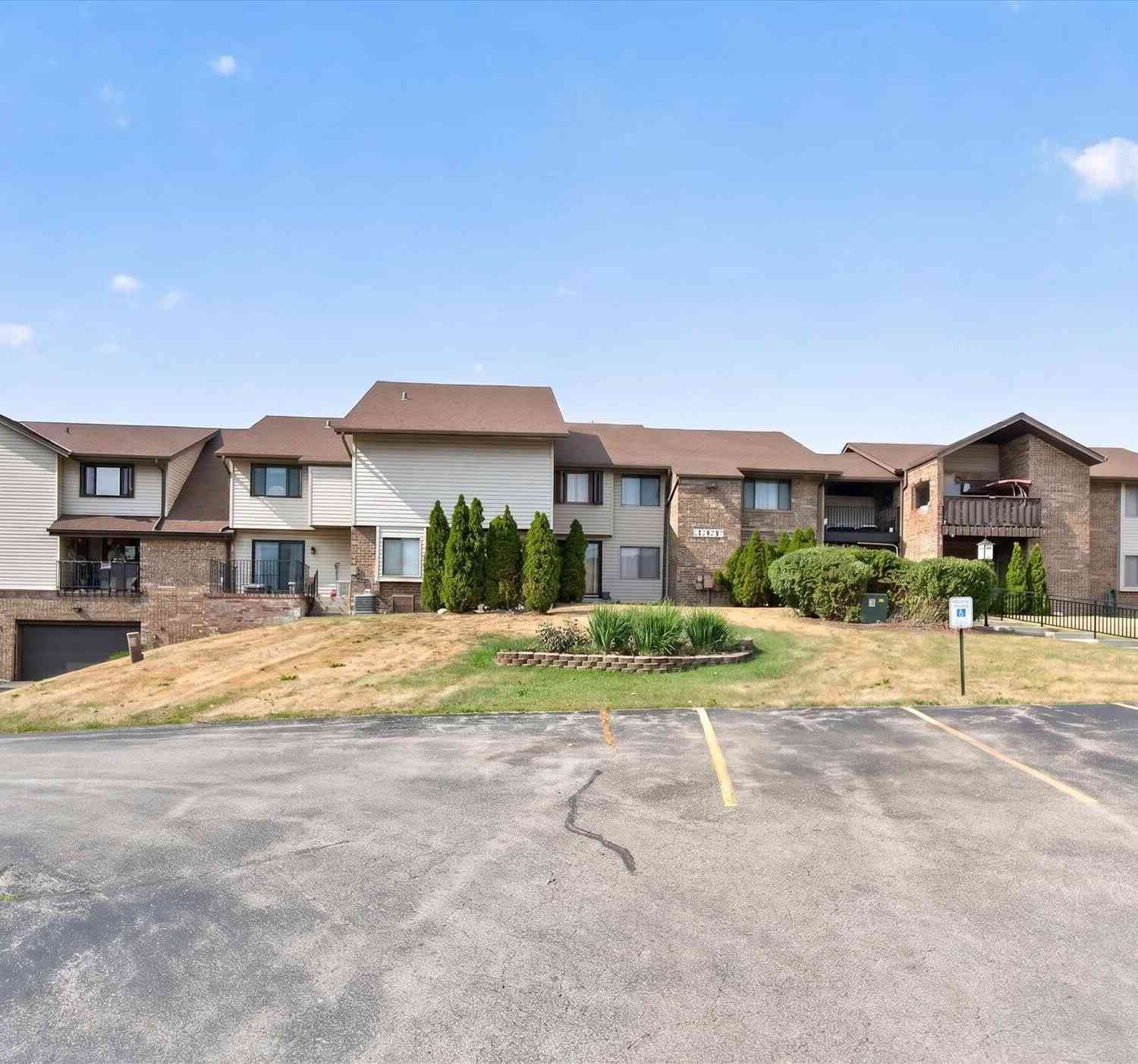 Condo For Sale - 9034 W Lisbon #32<br/> Milwaukee County, Milwaukee, WI 53222