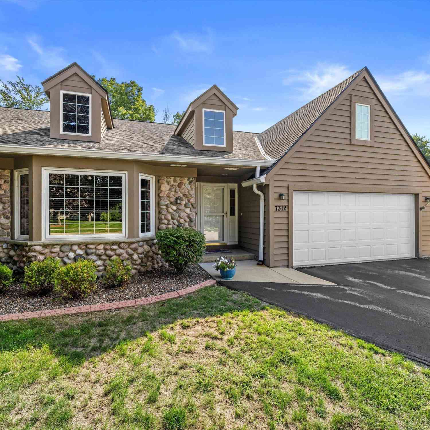Condo For Sale - 7312 S 77th<br/> Franklin, WI 53132