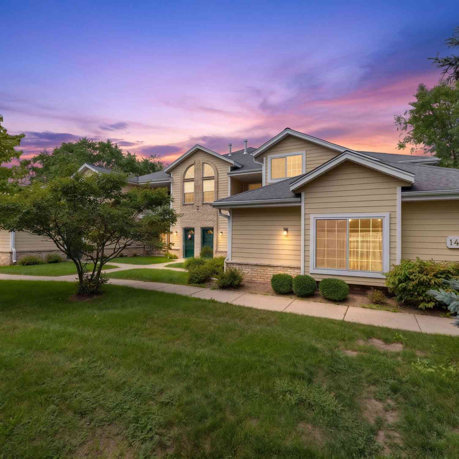 Condo For Sale - 1495 Garay #5<br/> Ozaukee County, Port Washington, WI 53074