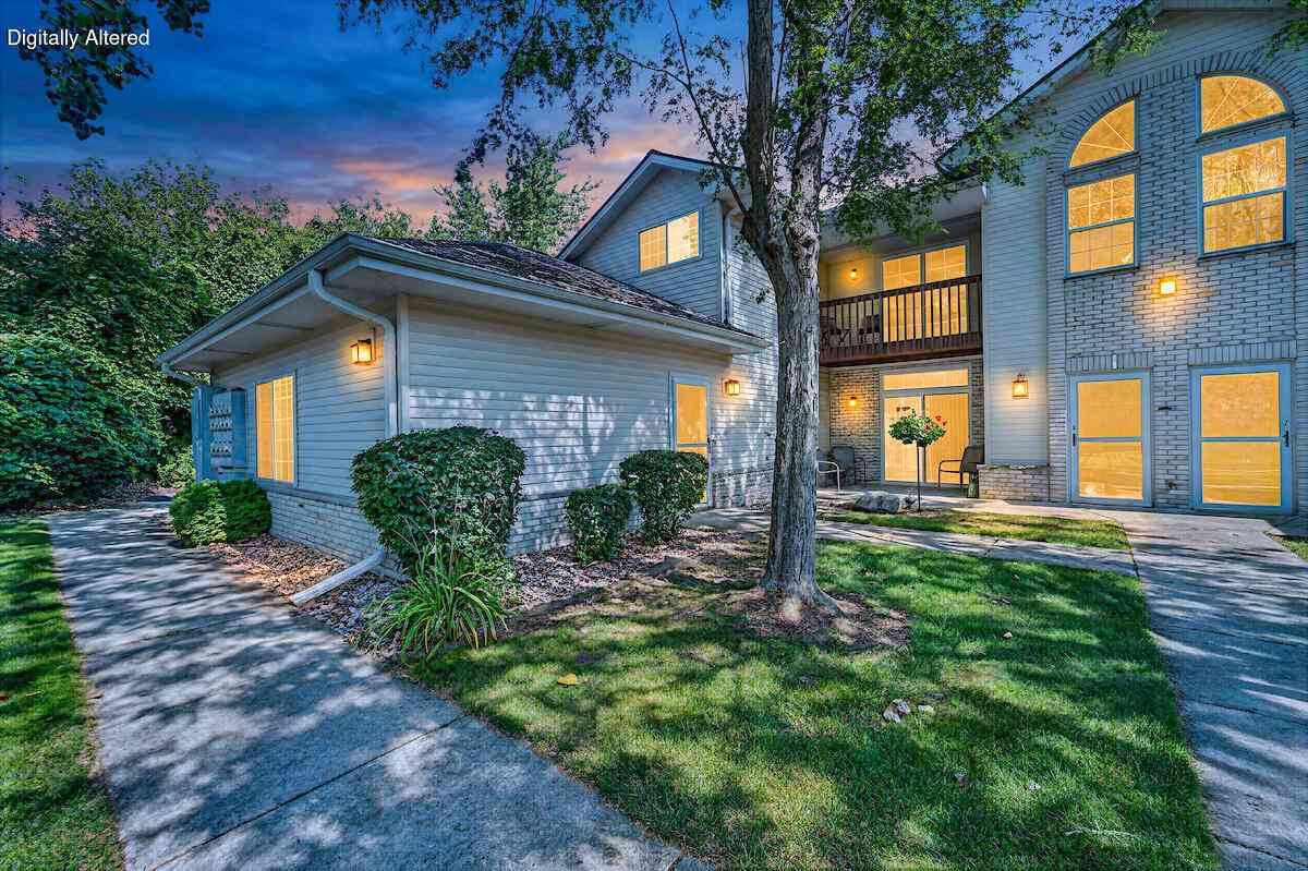 Condo For Sale - 6115 S Creekside #12<br/> Milwaukee County, Cudahy, WI 53110