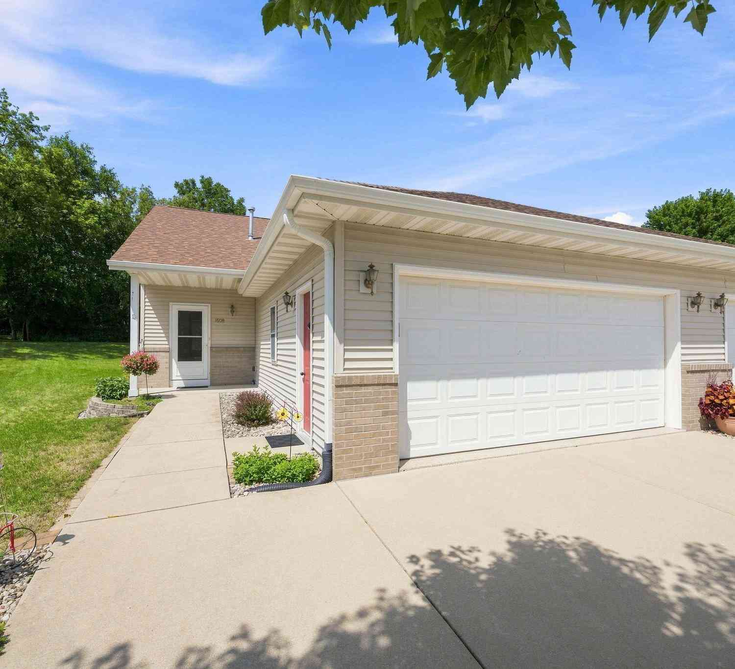 Condo For Sale - 1508 Dommo<br/> Jefferson County, Fort Atkinson, WI 53538