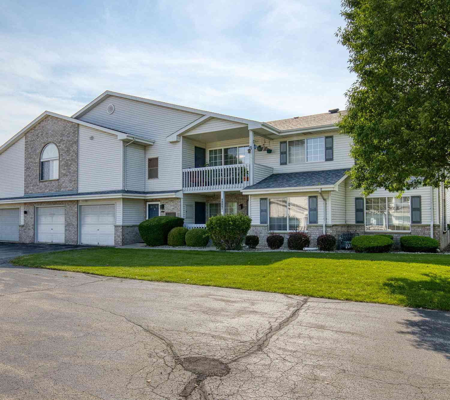 Condo For Sale - 3405 85th #F<br/> Kenosha County, Kenosha, WI 53142
