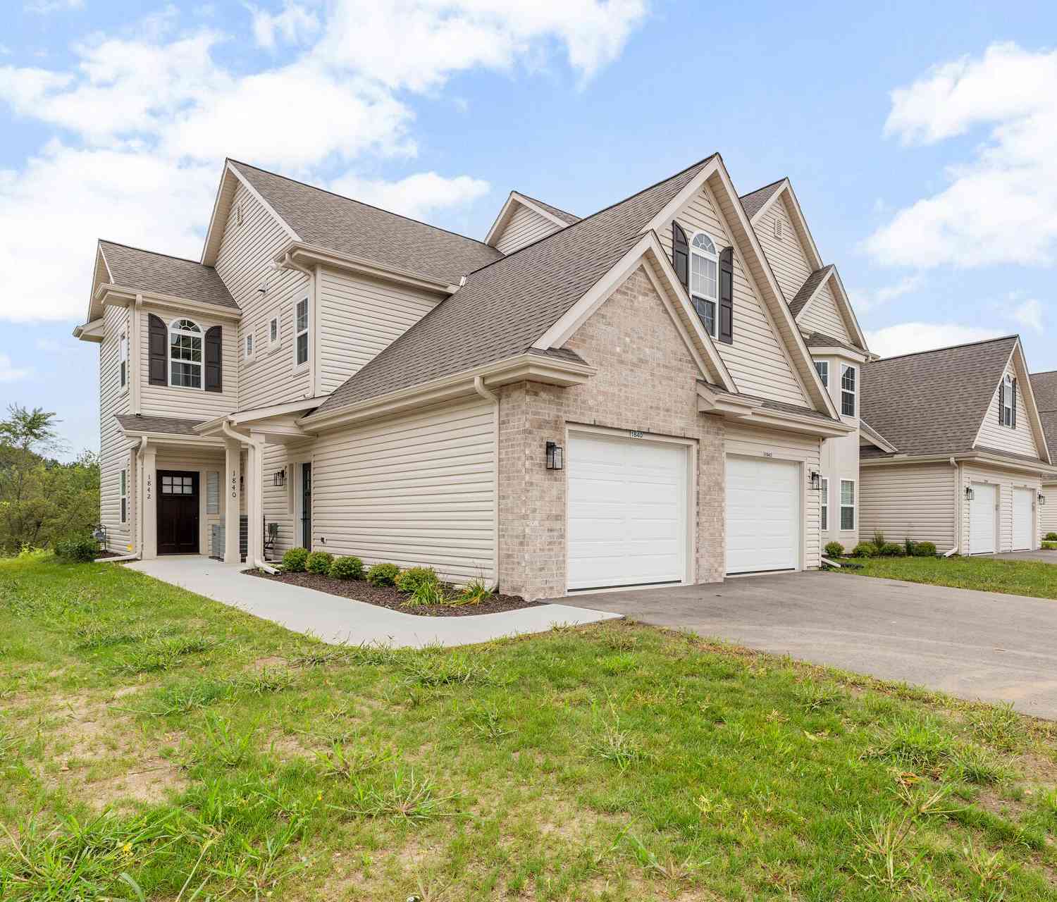 Condo For Sale - 1813 Horseshoe #416-1<br/> Washington County, Slinger, WI 53086