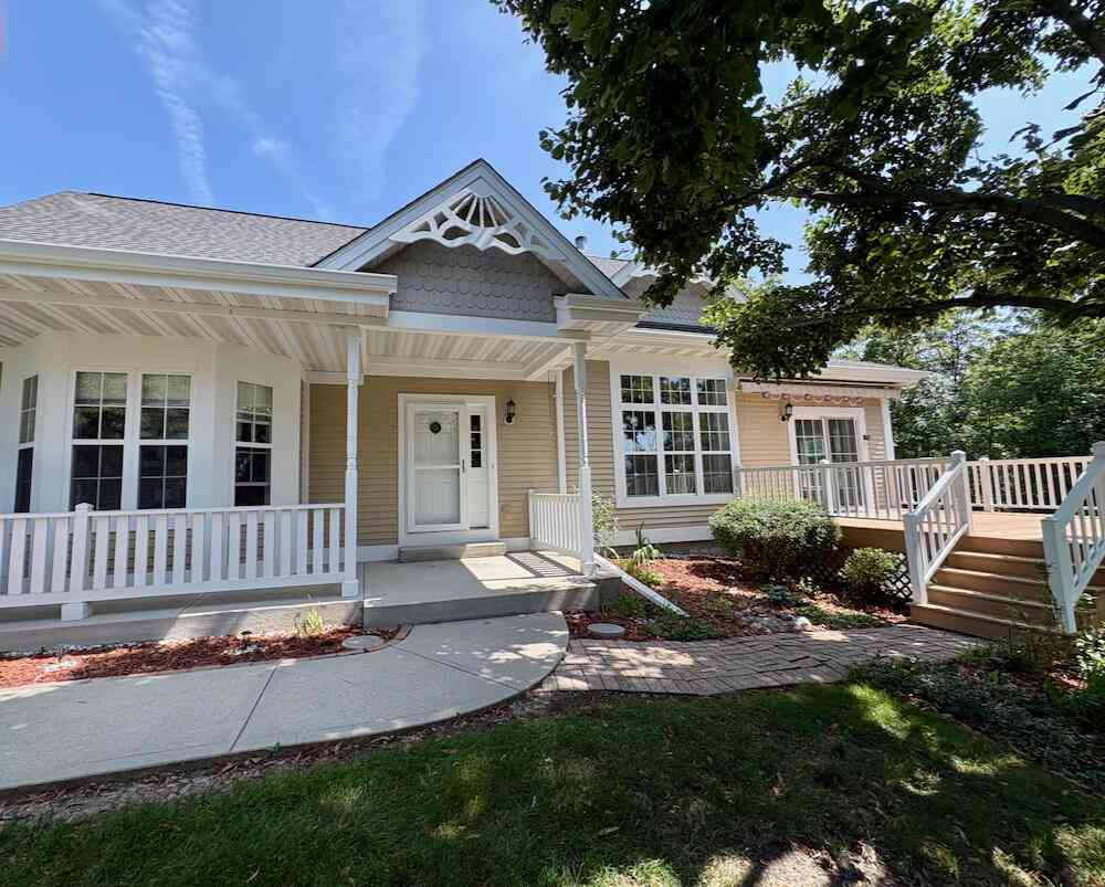 Condo For Sale - 14133 W Linfield<br/> Waukesha County, New Berlin, WI 53151