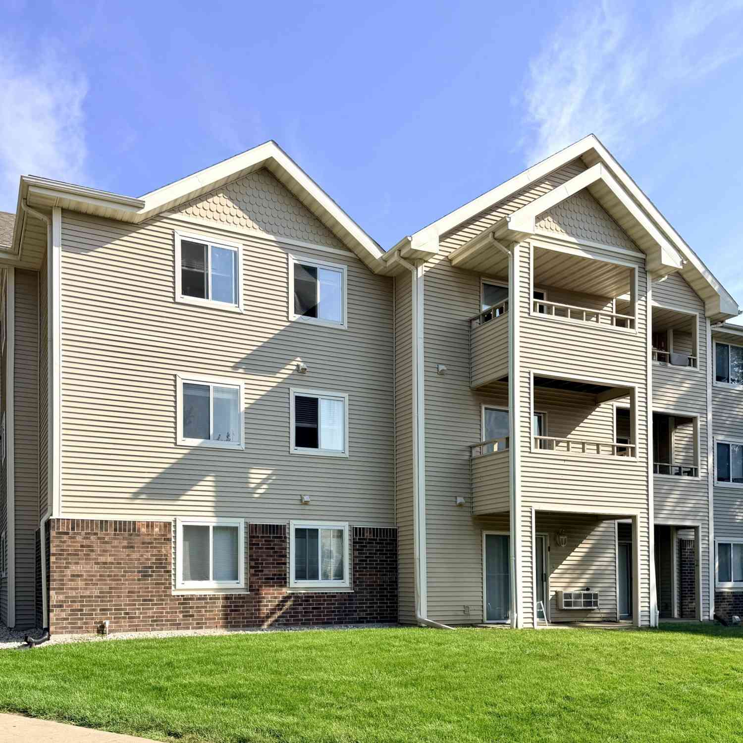 Condo For Sale - 1124 Morraine View #202<br/> Dane County, Madison, WI 53719