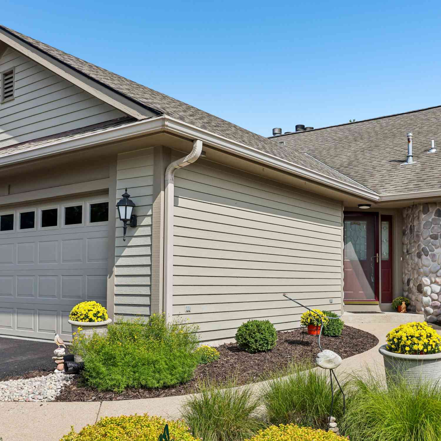 Condo For Sale - 526 Oak Ridge<br/> Hartland, WI 53029