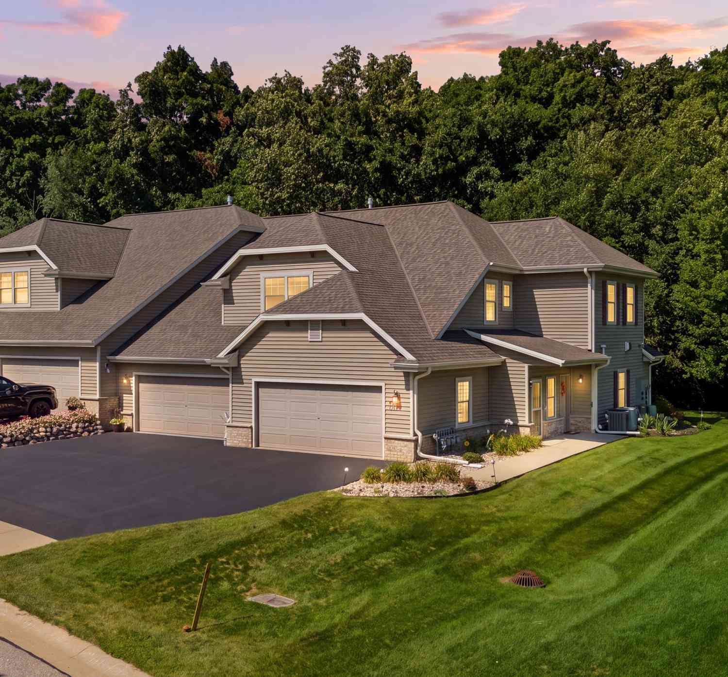 Condo For Sale - 958 Autumn Ridge<br/> Hartford, WI 53027