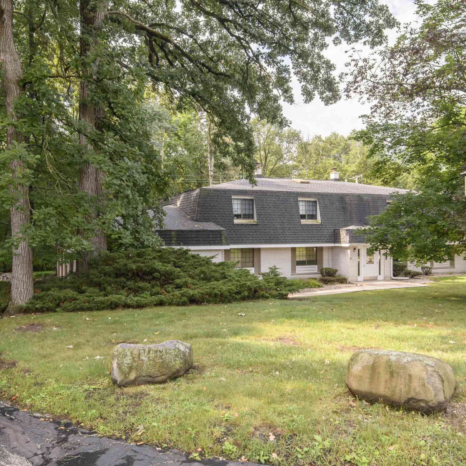 Condo For Sale - 20155 Independence #A<br/> Waukesha County, Brookfield, WI 53045