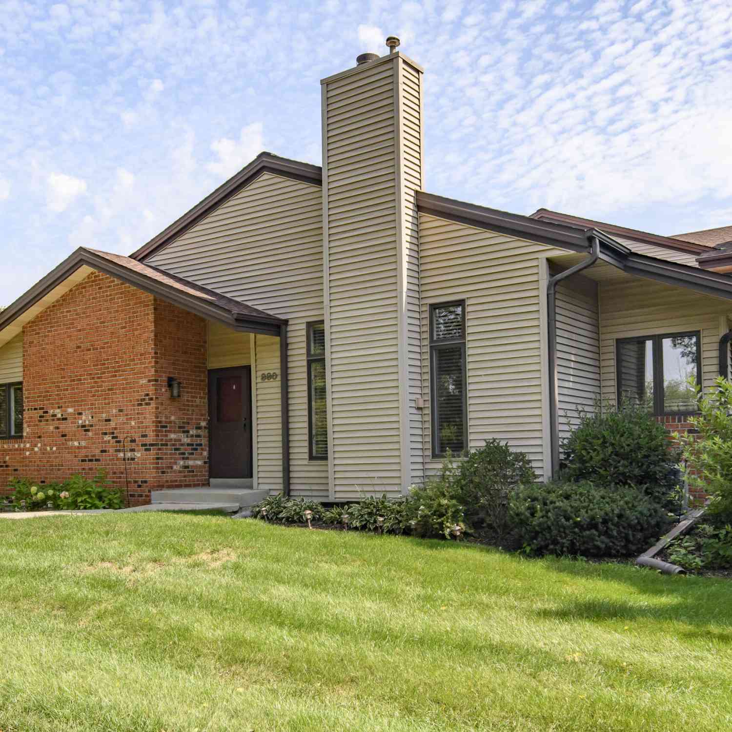Condo For Sale - 880 Pilgrim<br/> Waukesha County, Elm Grove, WI 53122