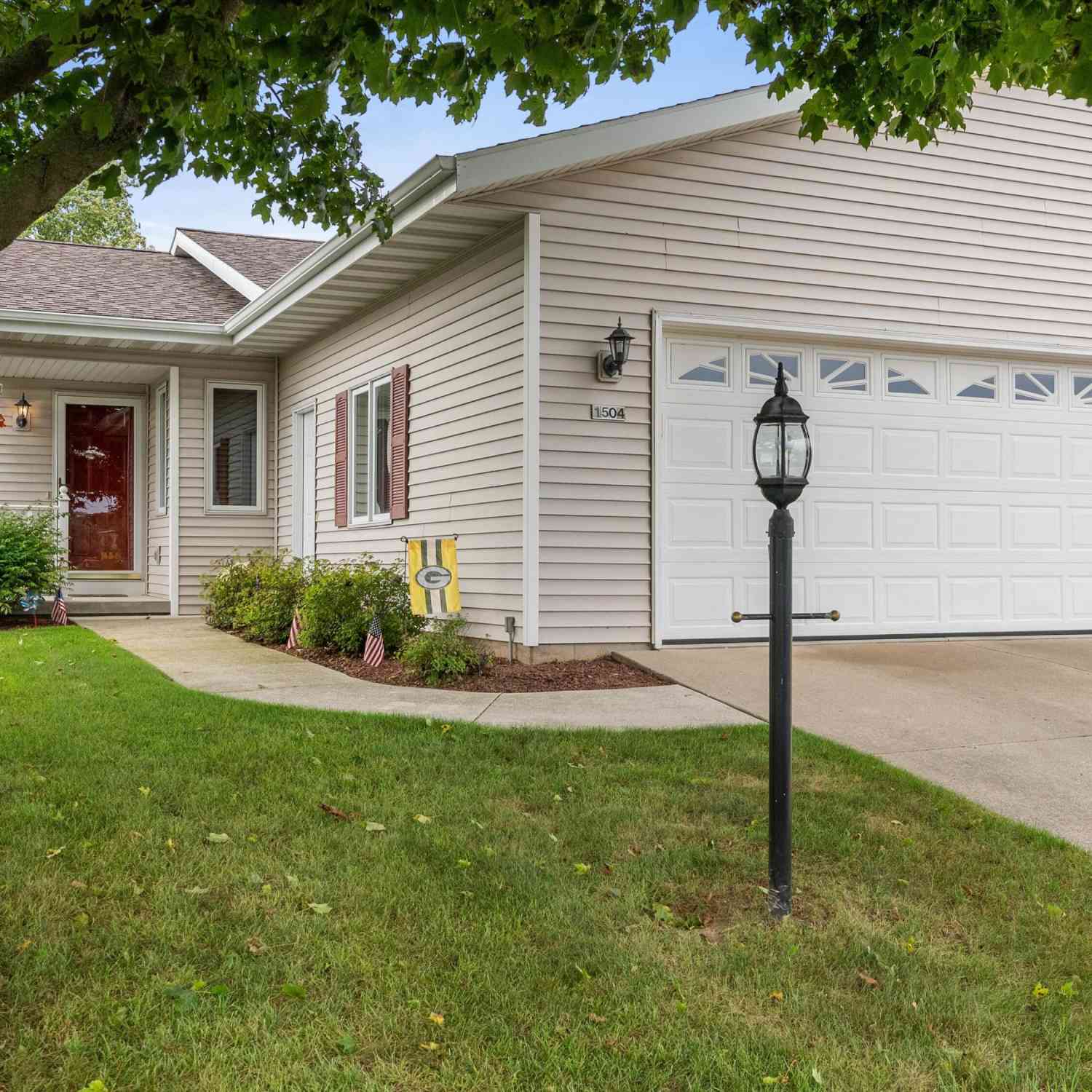 Condo For Sale - 1504 Deer Brook<br/> Manitowoc County, Two Rivers, WI 54241