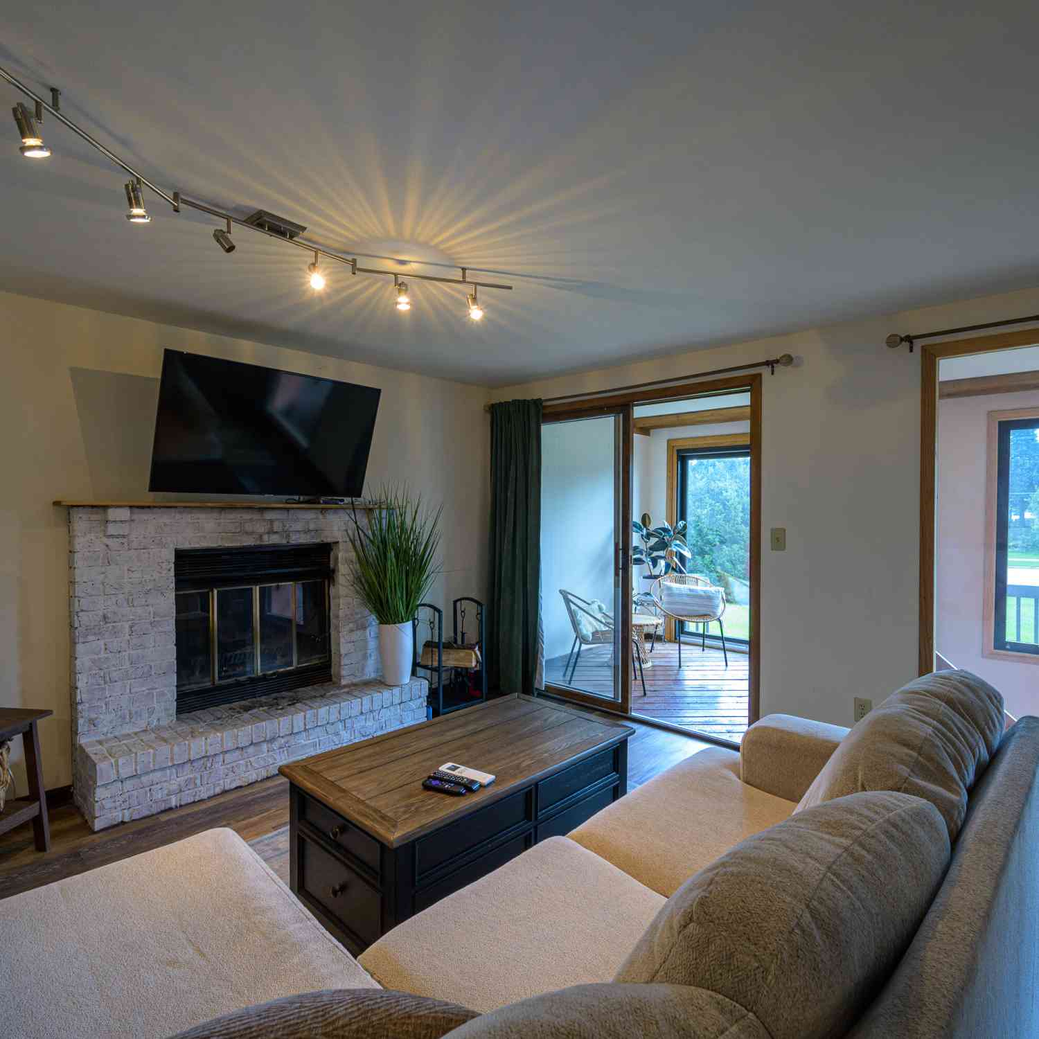 Condo For Sale - 230 E Drexel<br/> Oak Creek, WI 53154