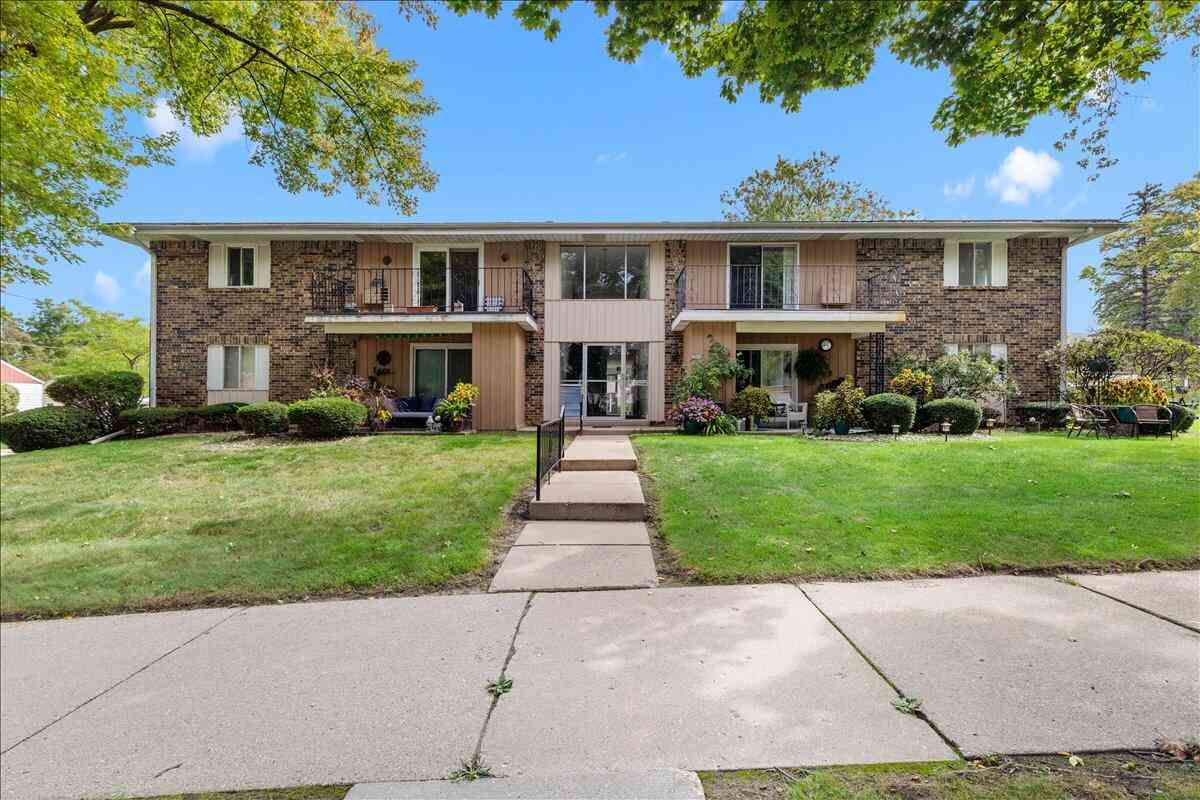 Condo For Sale - 3408 S Taylor #5<br/> Milwaukee, WI 53207