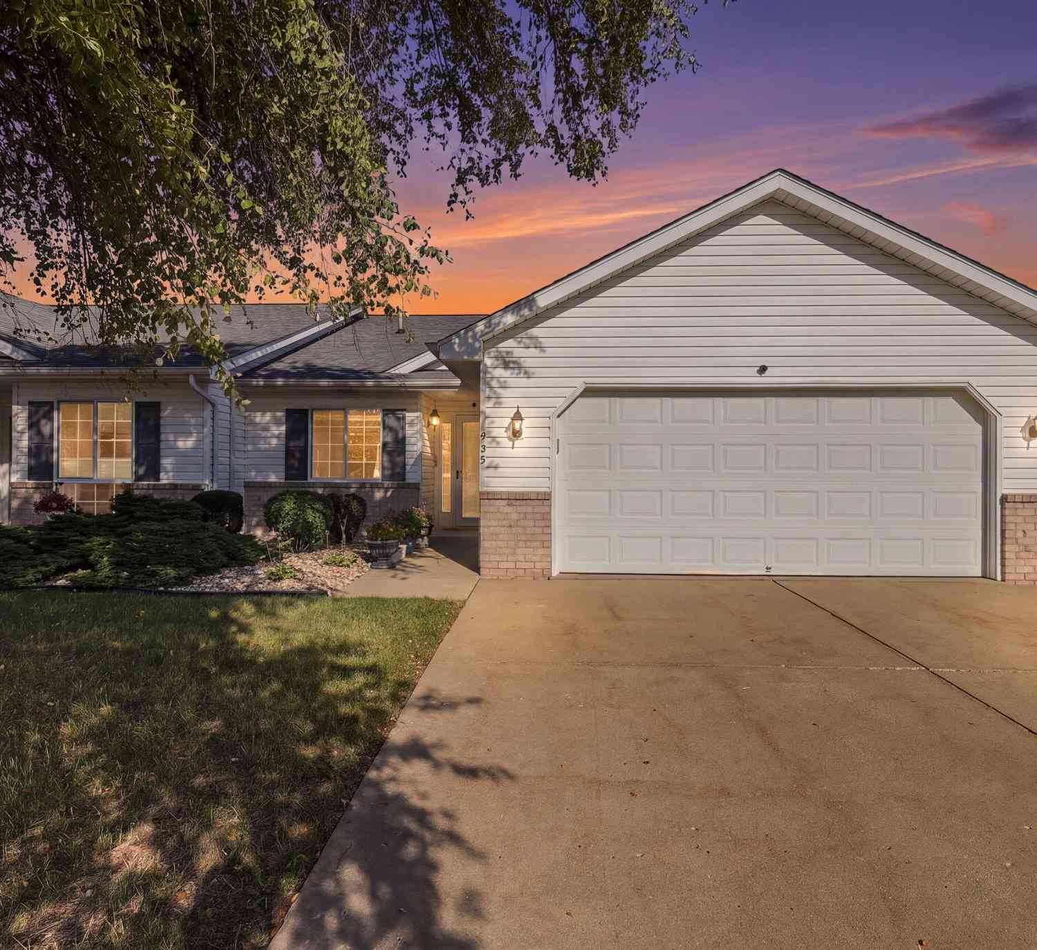 Condo For Sale - 1929 27th<br/> Kenosha, WI 53140