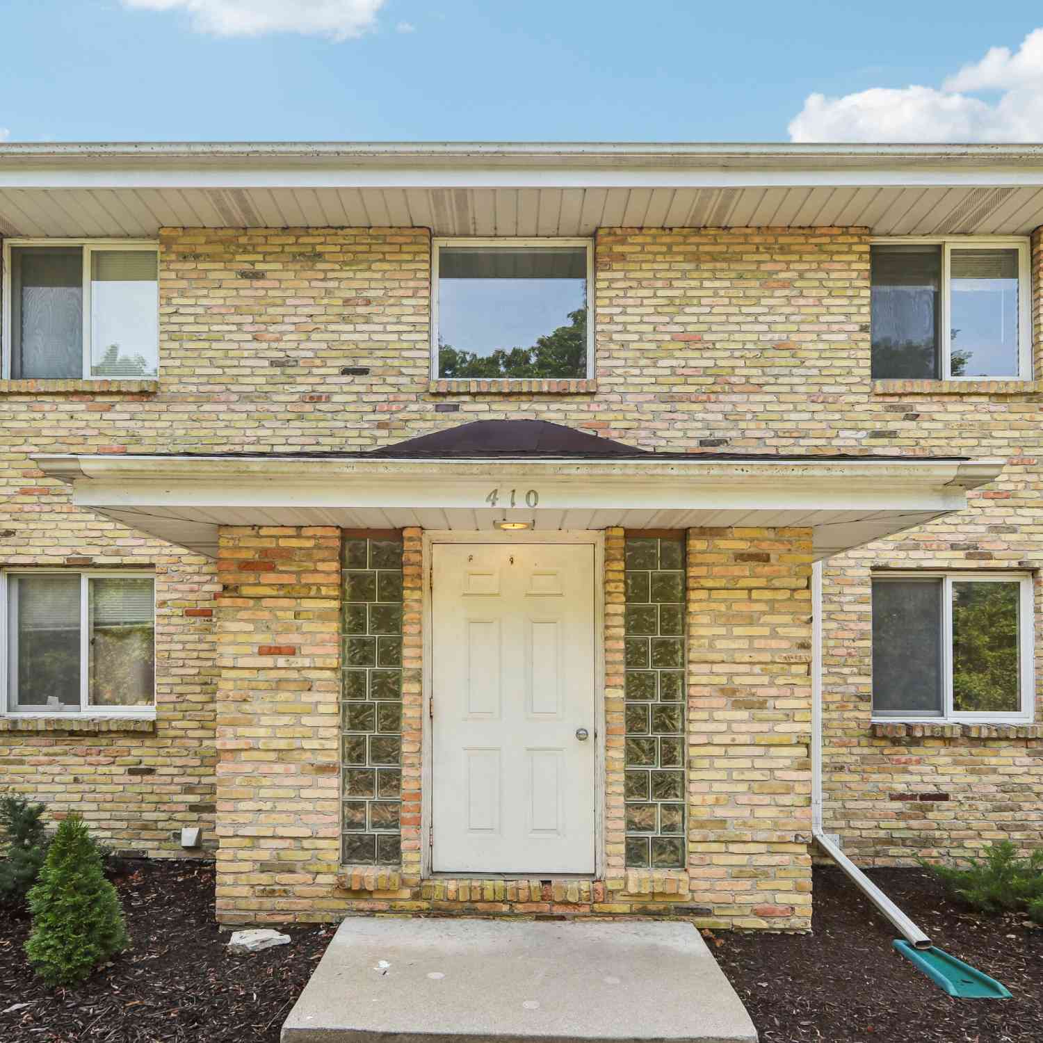 Condo For Sale - 410 Cheviot Chase #2<br/> Waukesha, WI 53186