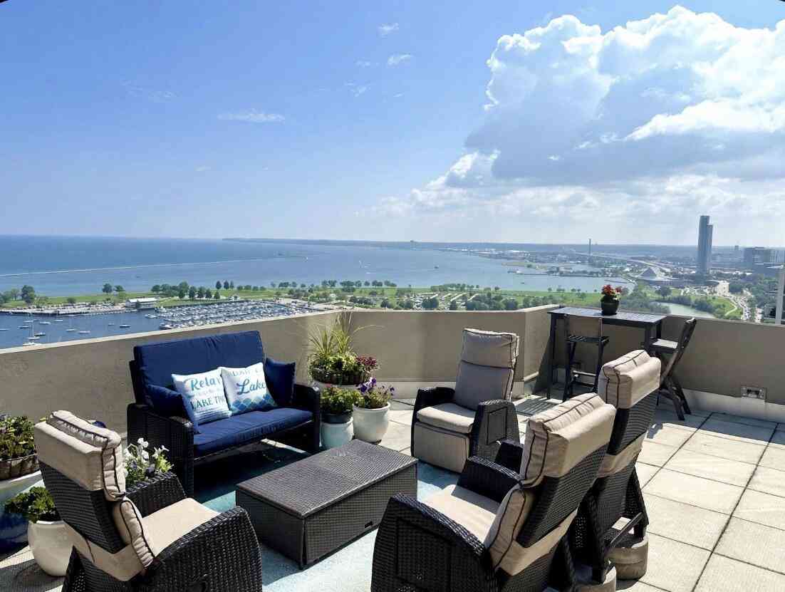 Condo For Sale - 1660 N Prospect #2407<br/> Milwaukee, WI 53202