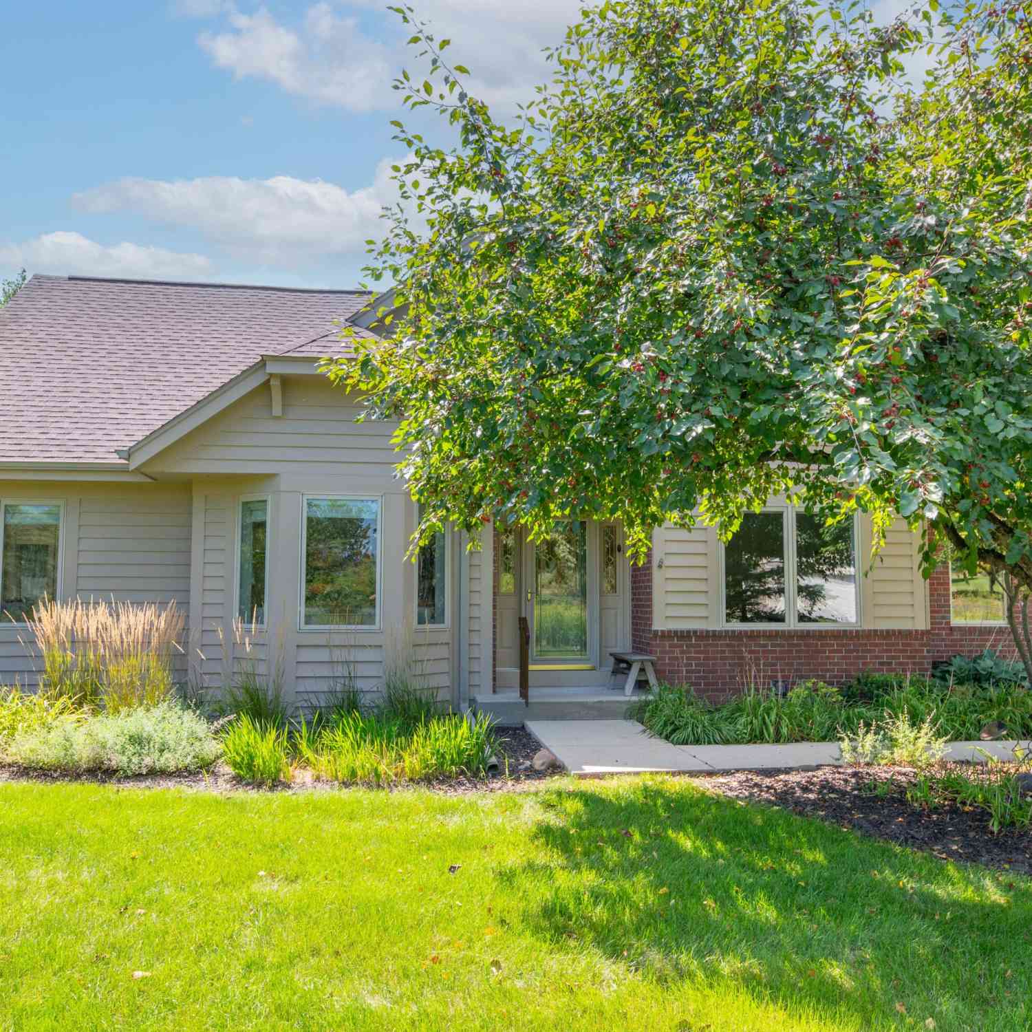 Condo For Sale - 10820 N Essex<br/> Ozaukee County, Mequon, WI 53092