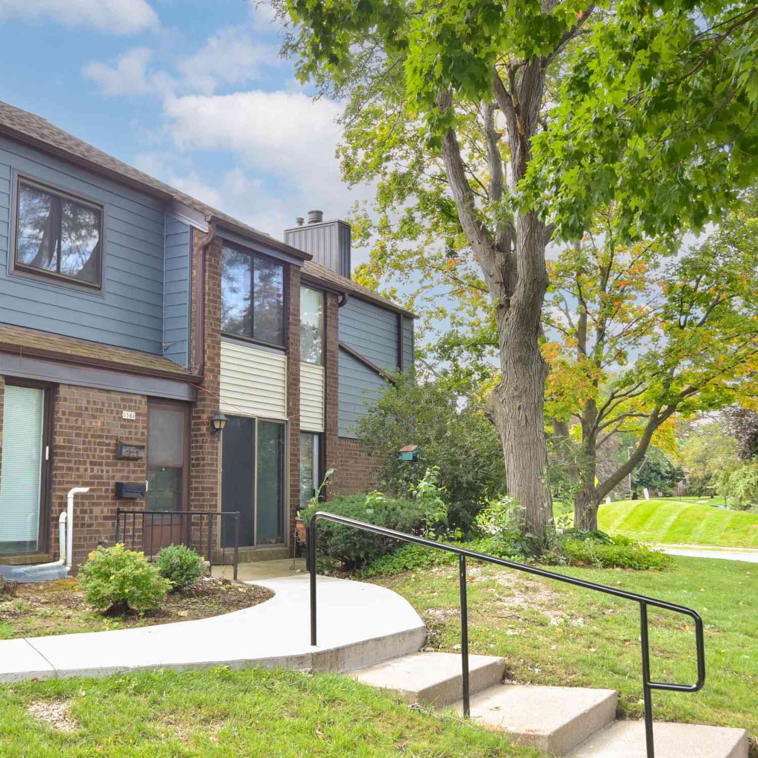Condo For Sale - 8588 N Servite<br/> Milwaukee, WI 53223