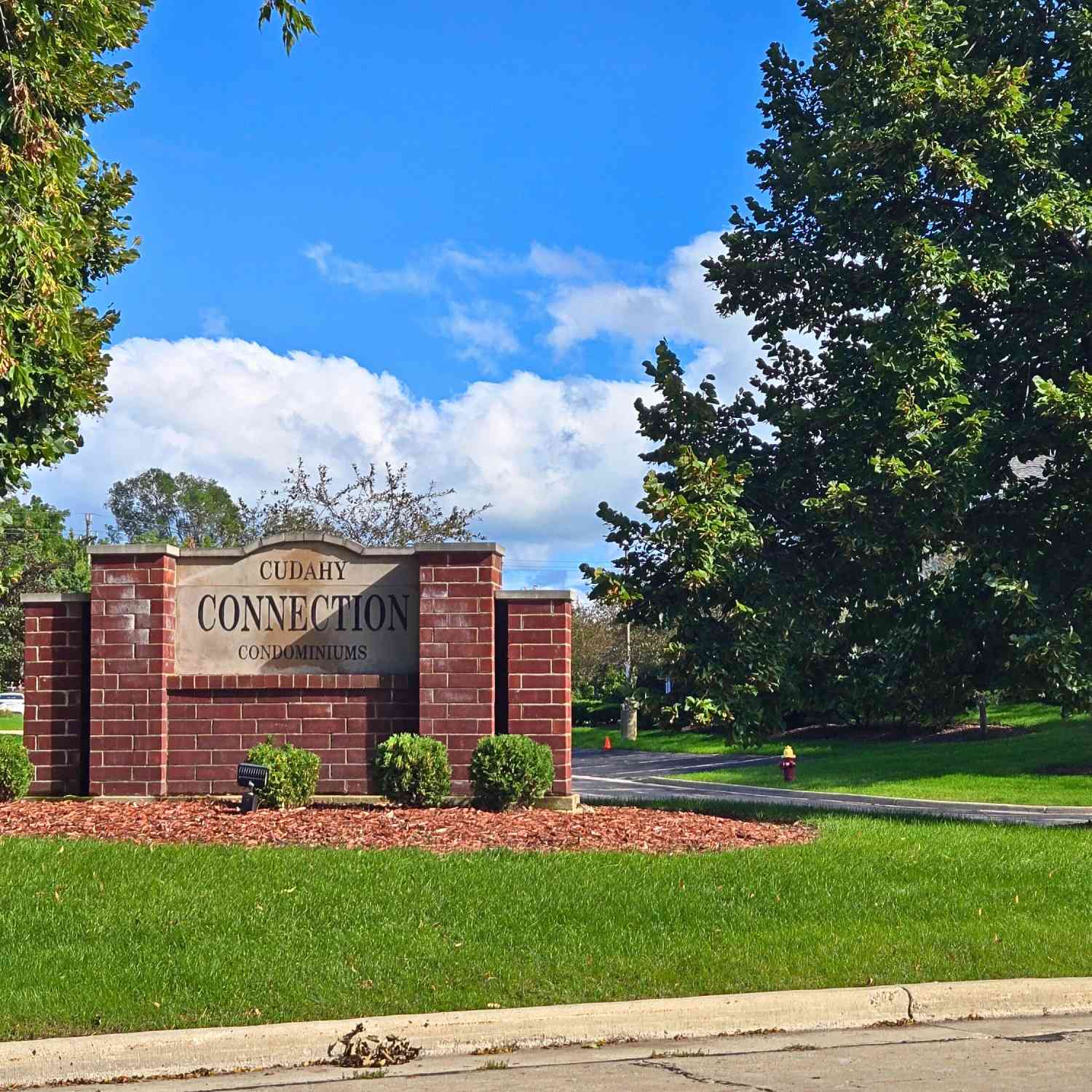 Condo For Sale - 6000 S Buckhorn #302<br/> Cudahy, WI 53110