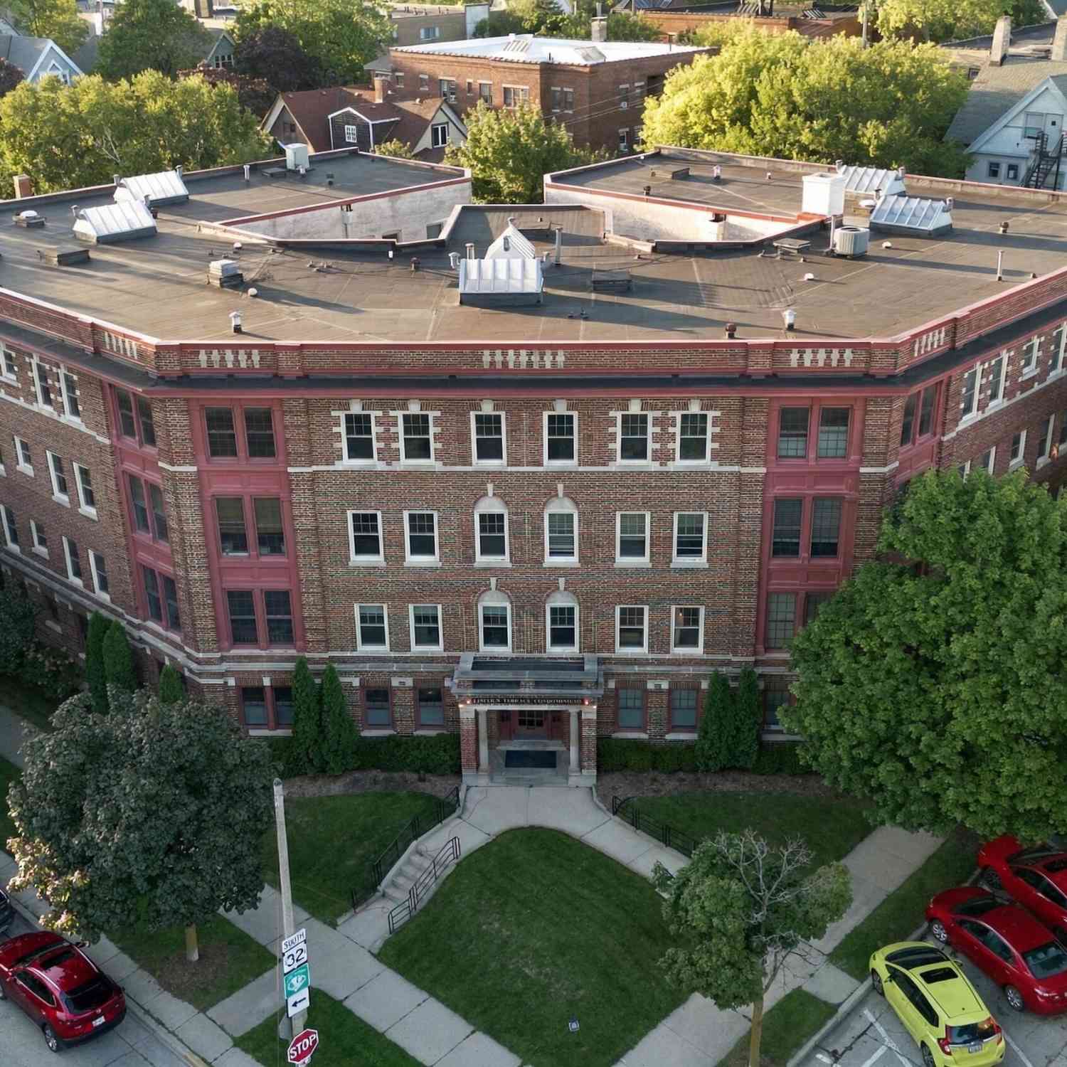 Condo For Sale - 2230 E Bradford #H<br/> Milwaukee, WI 53211