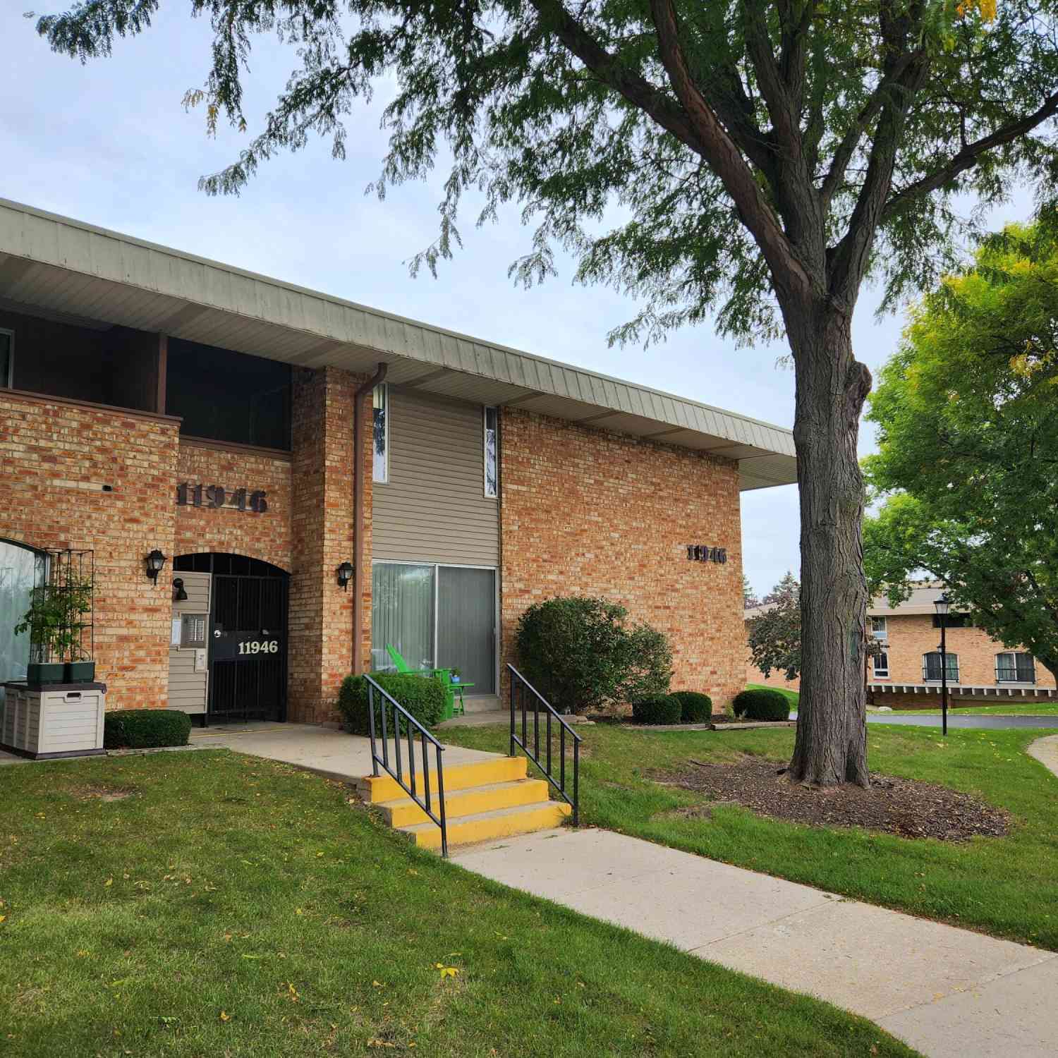 Condo For Sale - 11946 W Mill #3<br/> Milwaukee, WI 53225