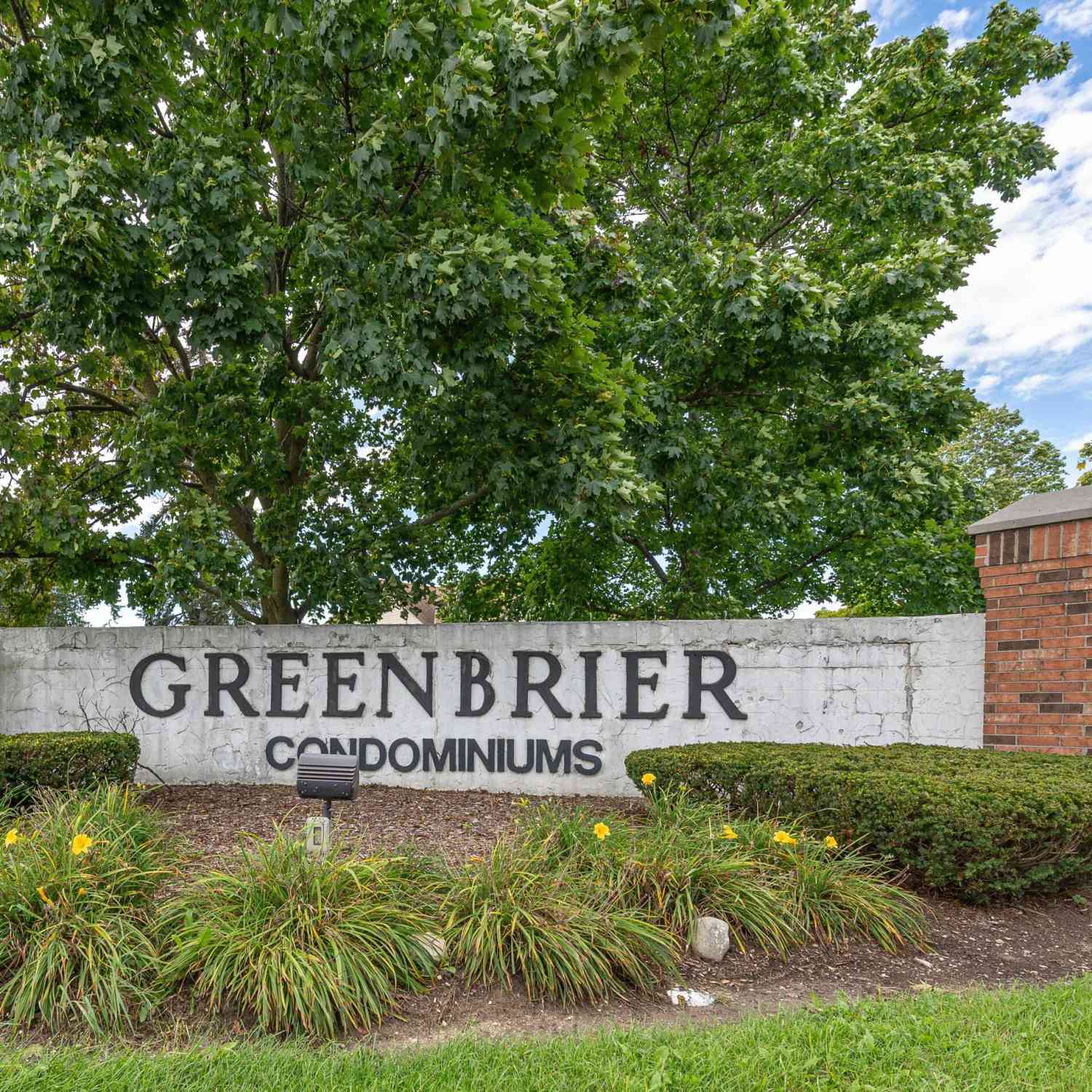 Condo For Sale - 10625 N Ivy<br/> Mequon, WI 53092