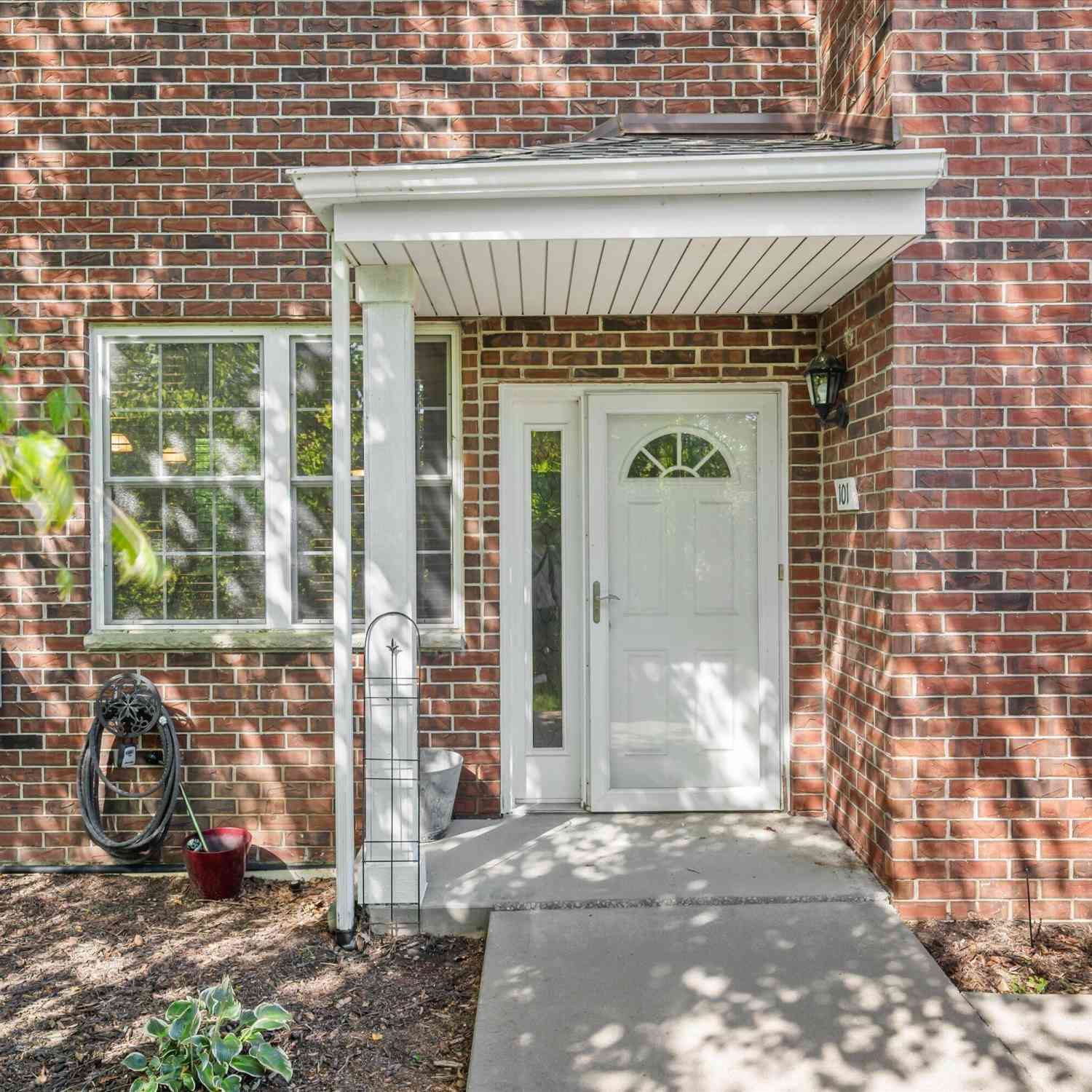 Condo For Sale - 8485 S Ashbury #101<br/> Oak Creek, WI 53154