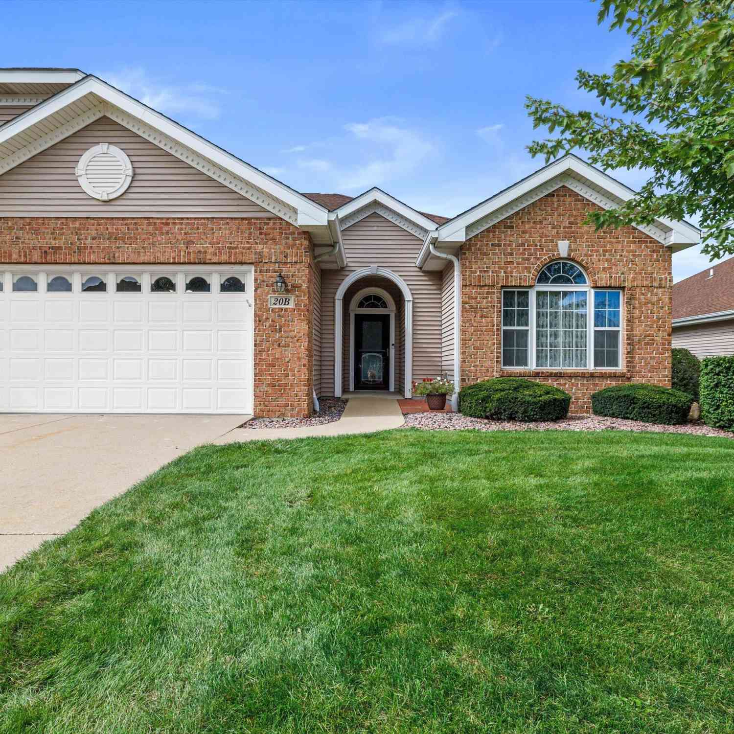 Condo For Sale - 9000 226th #20B<br/> Kenosha County, Salem, WI 53168