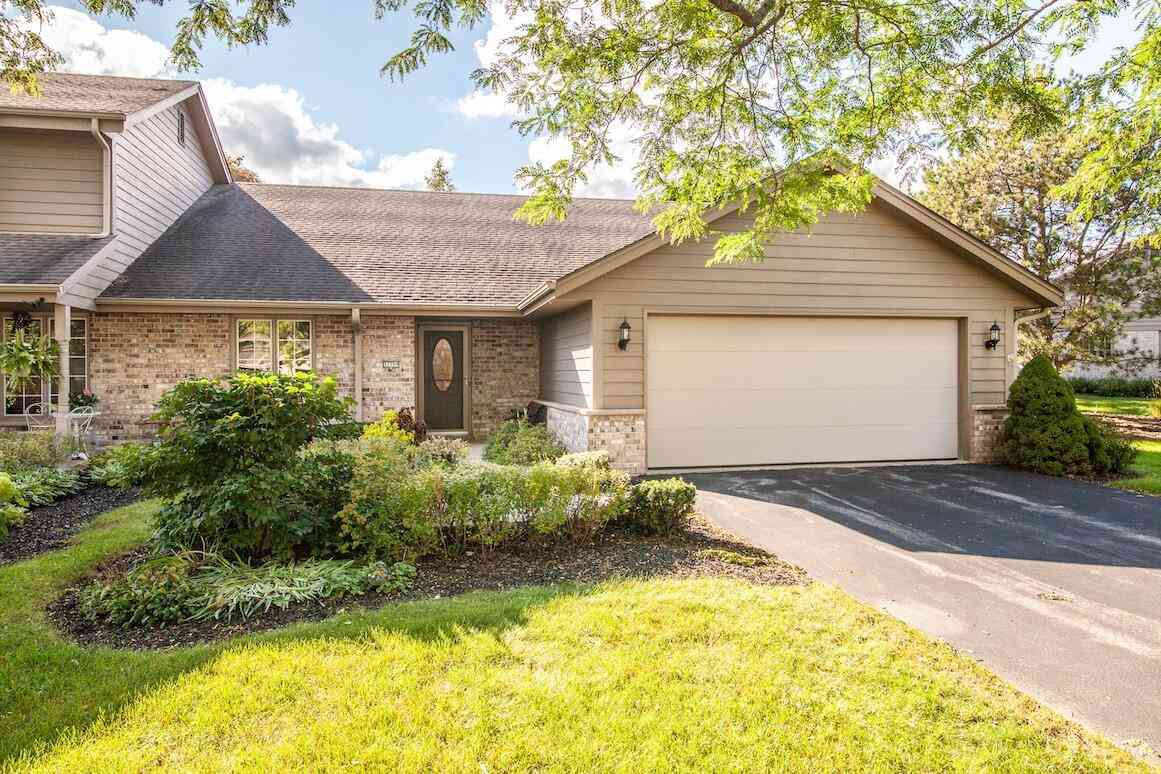 Condo For Sale - 3775 Yukon #D<br/> Brookfield, WI 53045