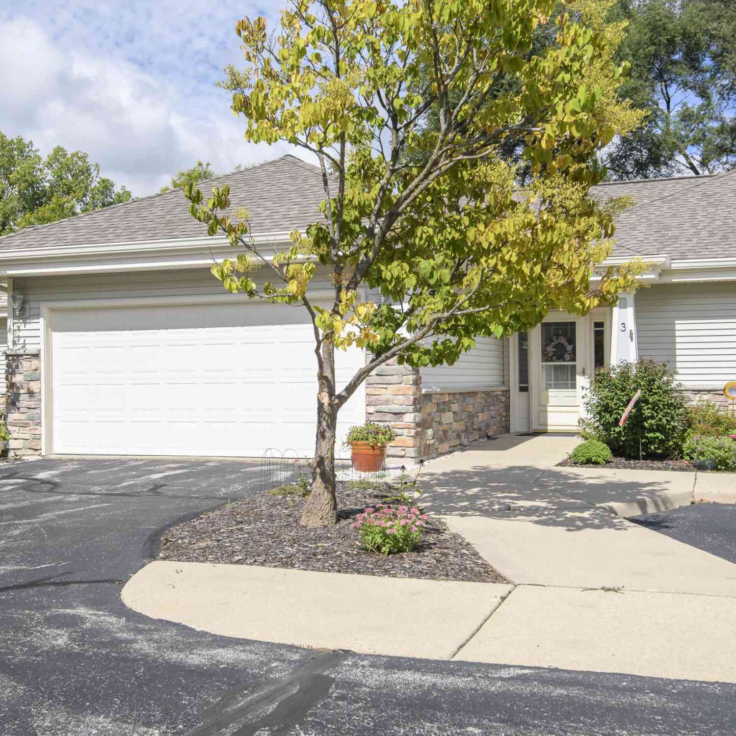 Condo For Sale - 331 Westside #3<br/> Mukwonago, WI 53149