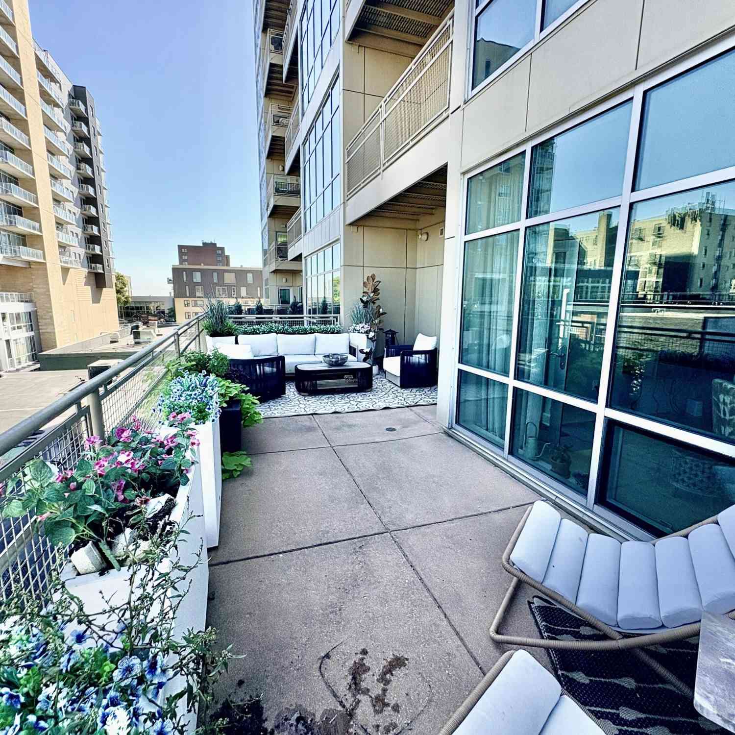 Condo For Sale - 1550 E Royall #410<br/> Milwaukee County, Milwaukee, WI 53202