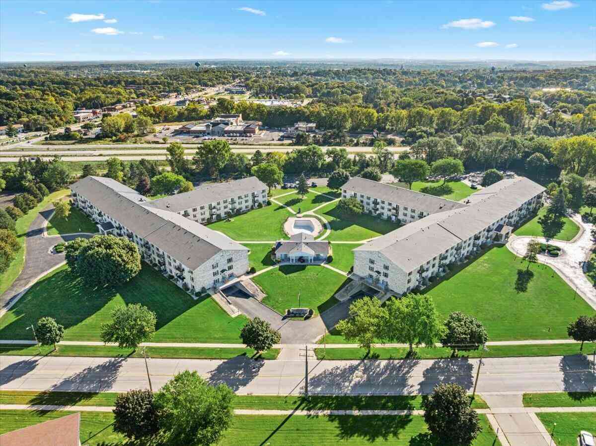 Condo For Sale - 125 N University #108<br/> West Bend, WI 53095
